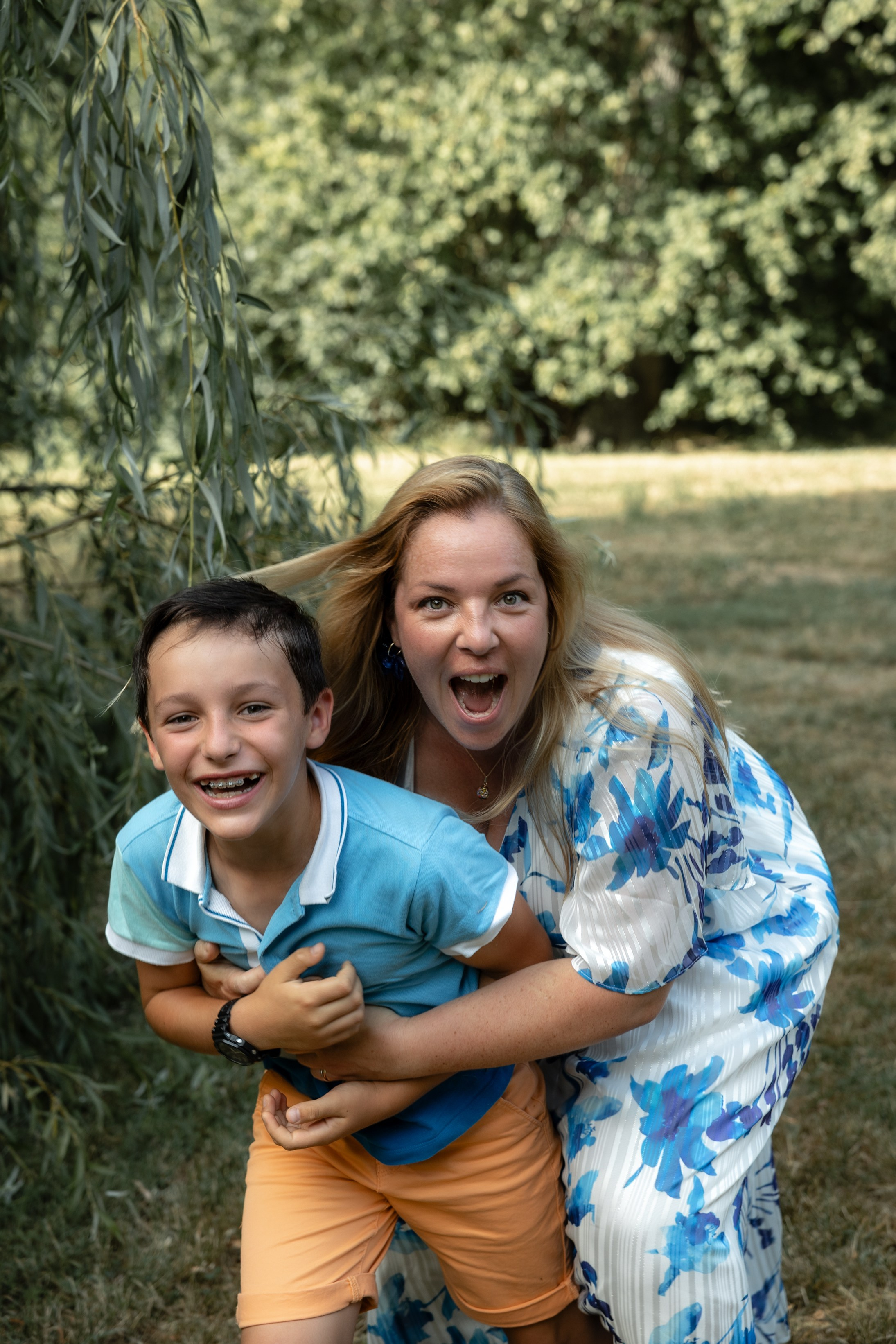 Family photoshoot in Parc du Cabirol, Colomiers. Eugénie Smirnova — your photographer in Toulouse and southwest France