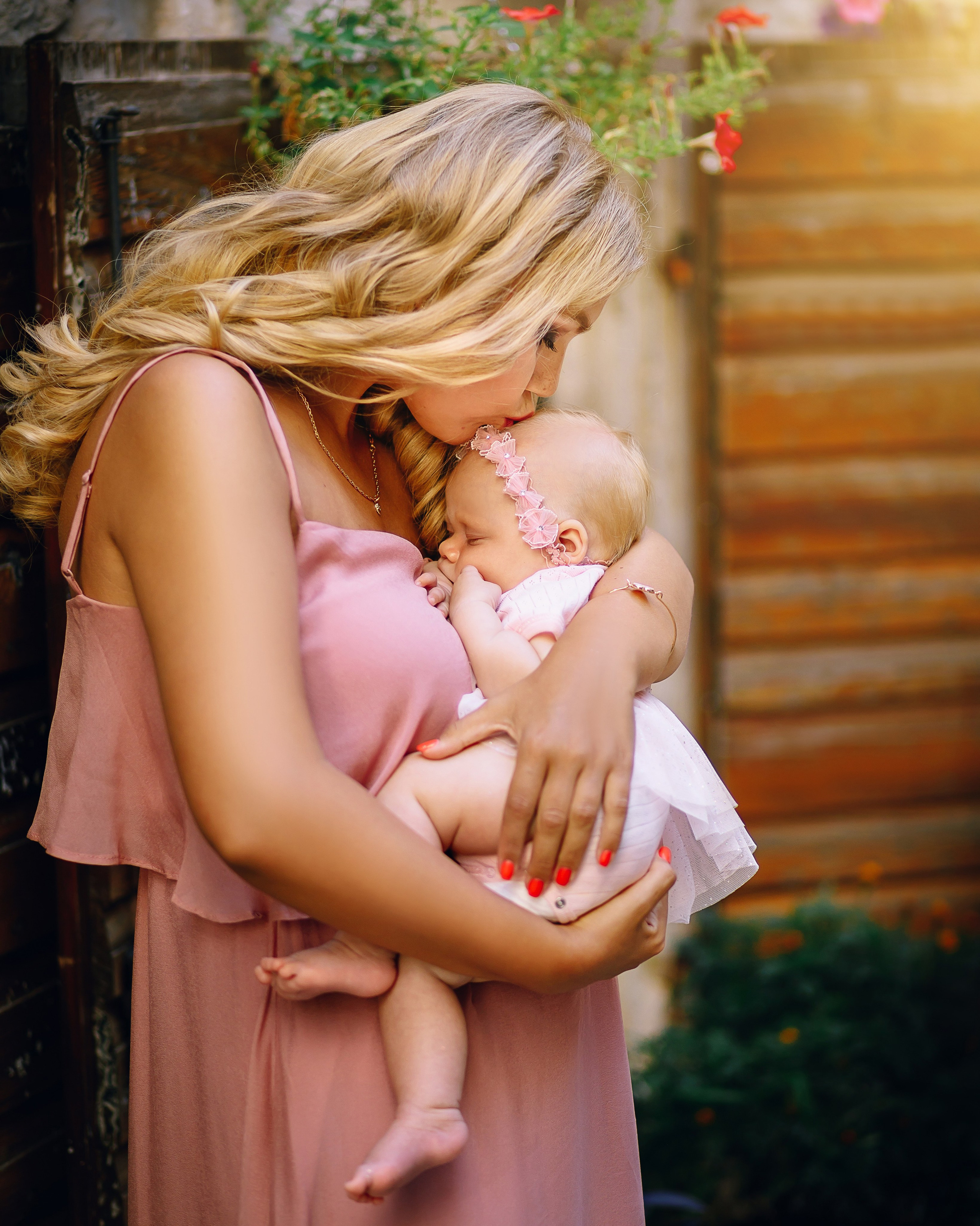 Makeup and styling for a family photo shoot in Budva from a makeup artist to a hairdresser in Budva