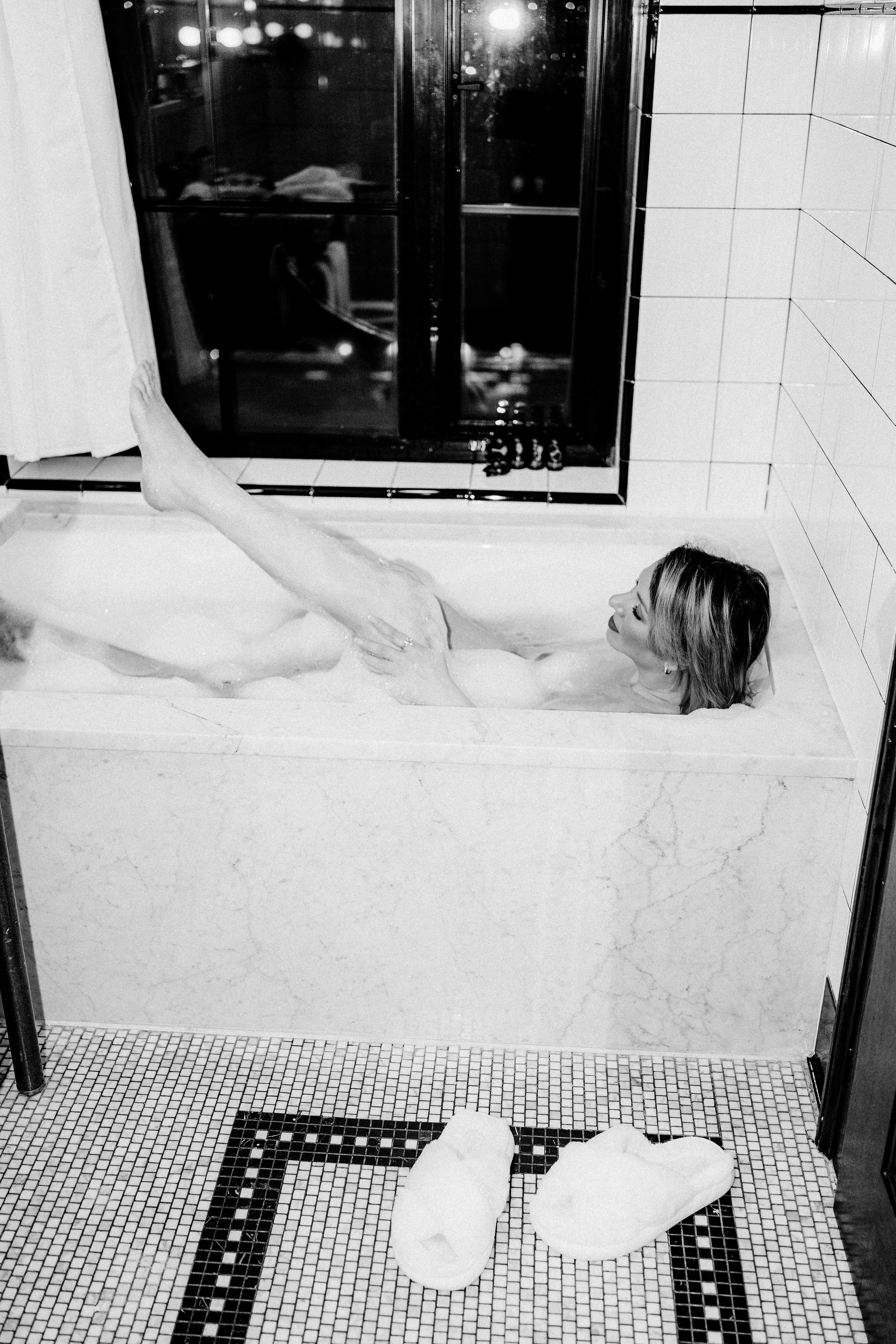 Luxury Boudoir Photography NYC | Intimate Portrait Sessions at The Ludlow Hotel. Videographer and photographer in New York // MAKAROV.VIDEO