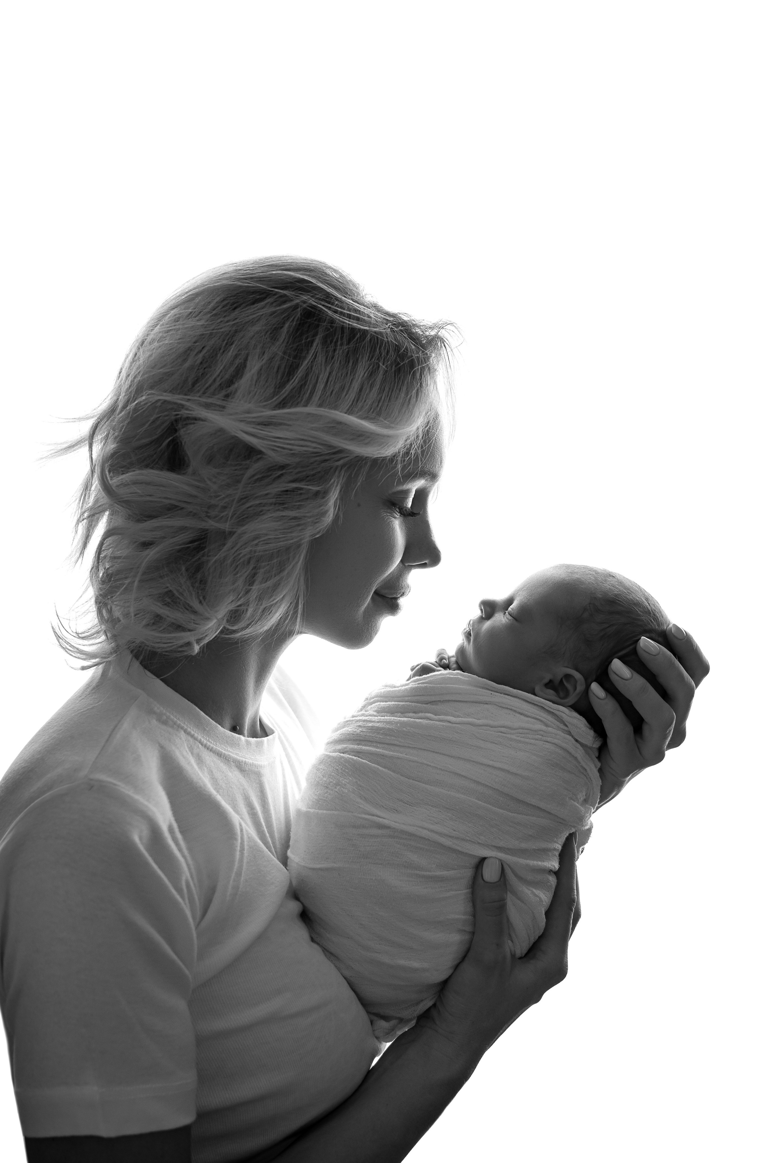 Neugeborenenfotos in Berlin – Studio oder bei Ihnen zu Hause