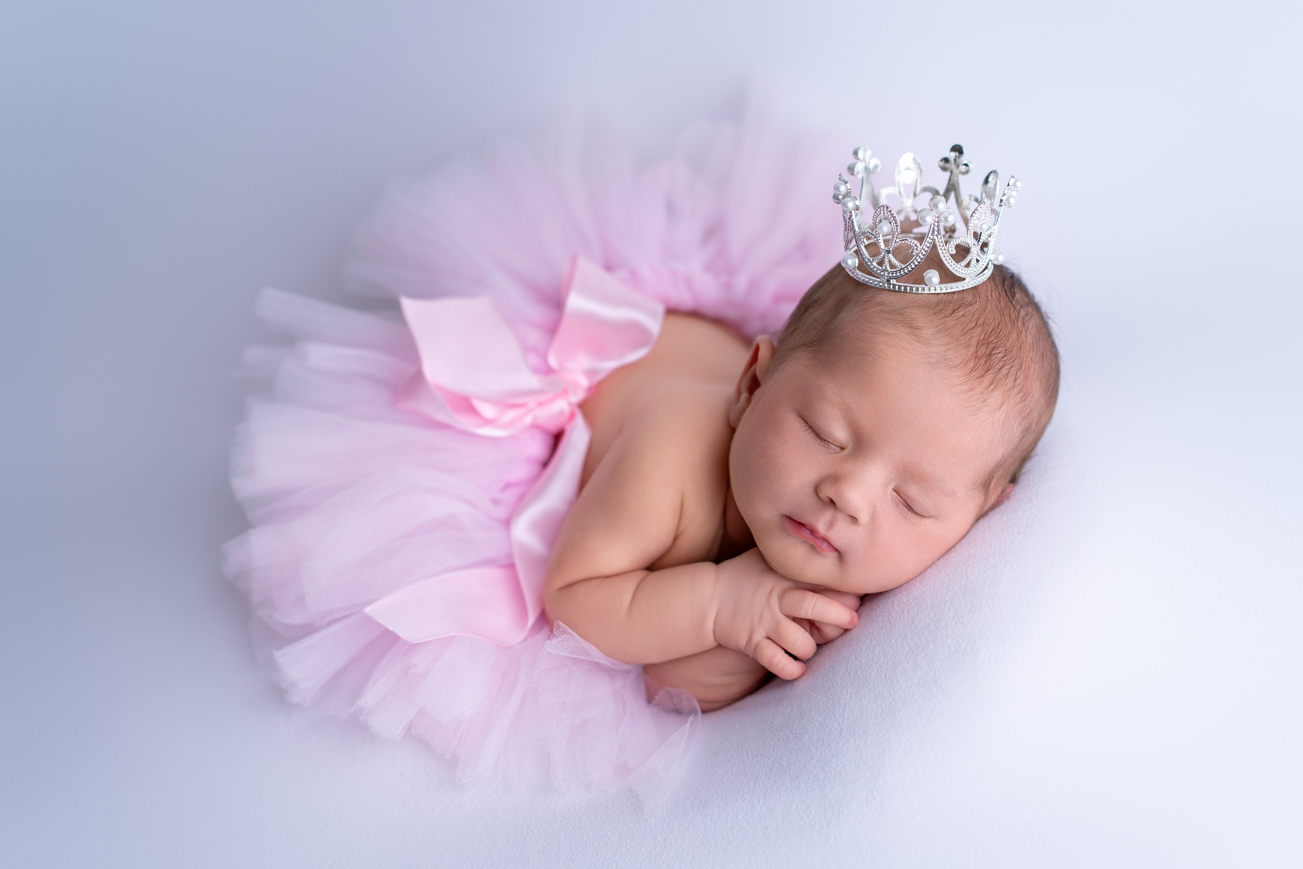 Neugeborenenfotos in Berlin – Studio oder bei Ihnen zu Hause