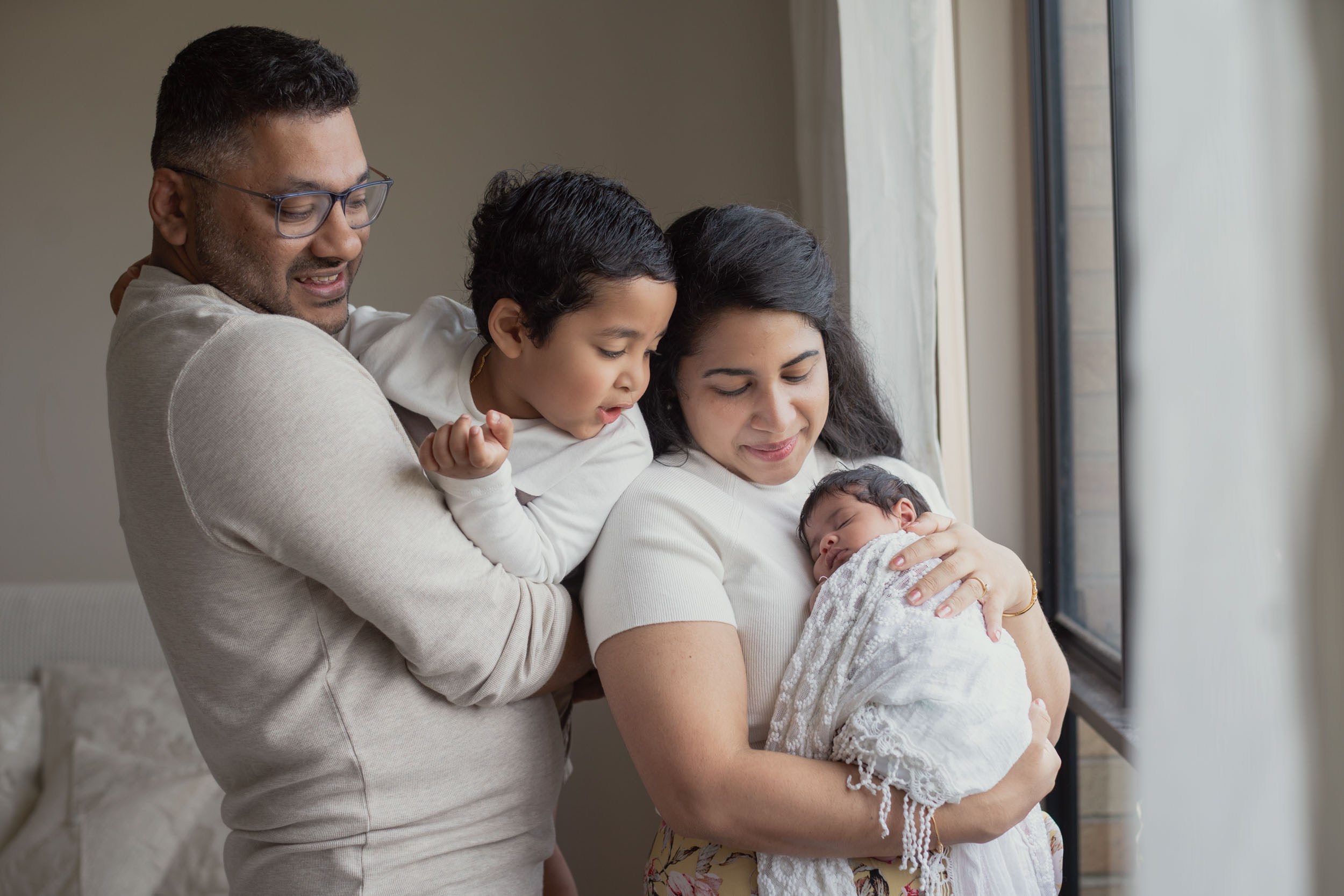 Why Choose a Lifestyle Newborn Photoshoot. Family and Maternity Photography in Sydney, Hills District