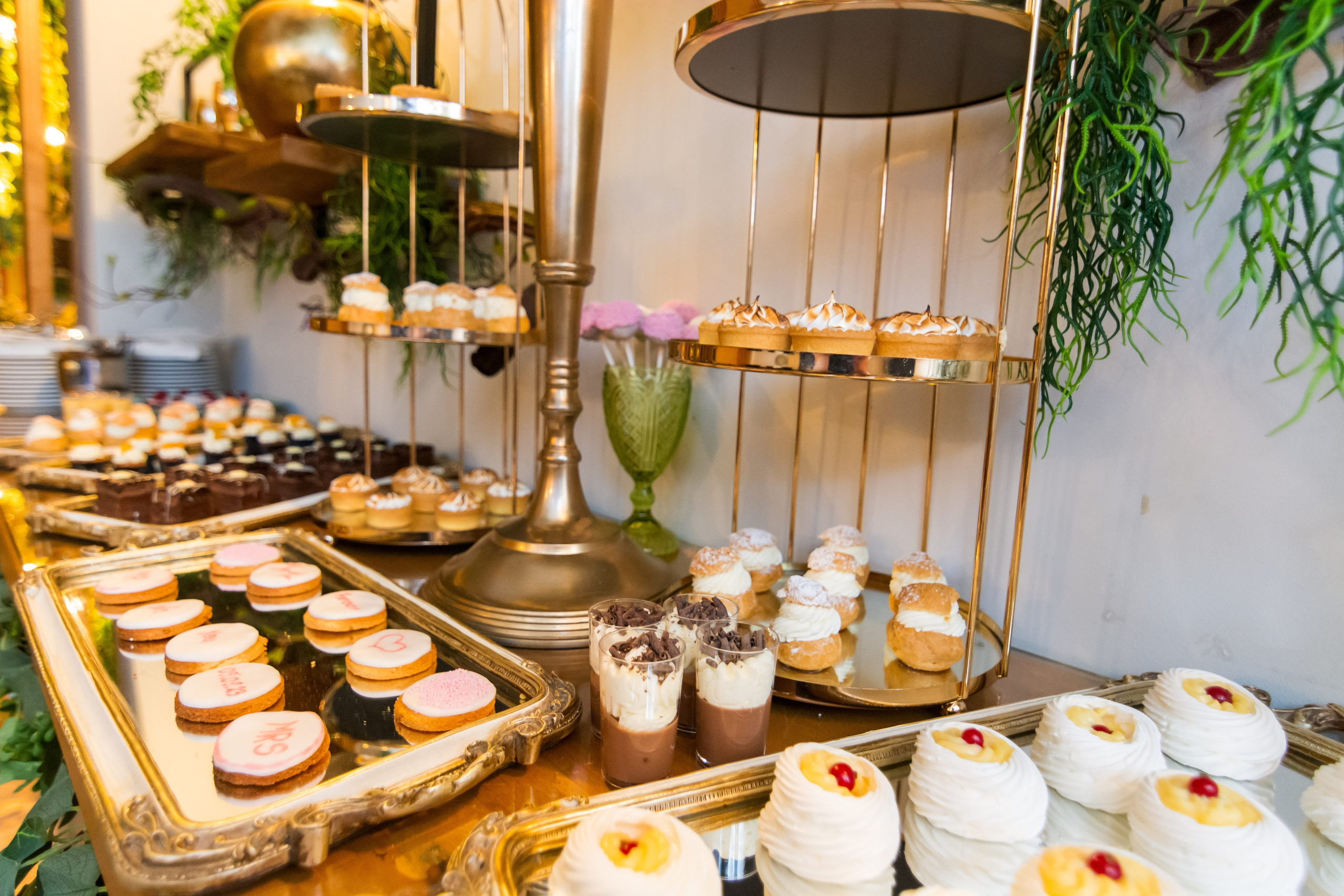 Locație de nuntă, fotograf nuntă, fotograf eveniment, fotograf ceremonie, fotograf petrecere, fotograf mireasă, fotograf mire, decor nunta, fotograf atmosferă, fotograf romantic, fotograf lux, fotograf elegant, fotografii unice, fotografii memorabile, fotograf România, fotograf nunta Ciresul Salbatic