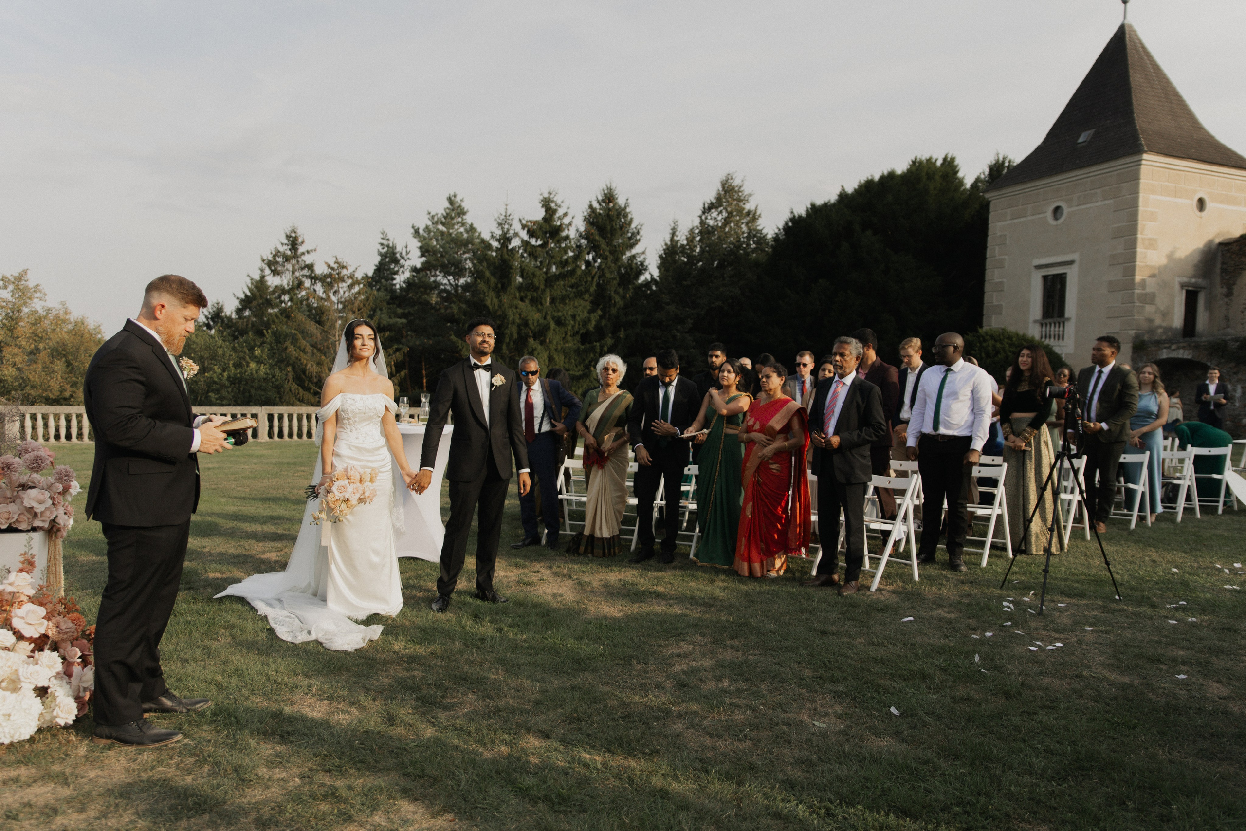 Elegant Castle Wedding in Austria | Alwin & Ruth’s Fairytale Celebration. Wedding photographer and videographer based in Timisoara, Romania