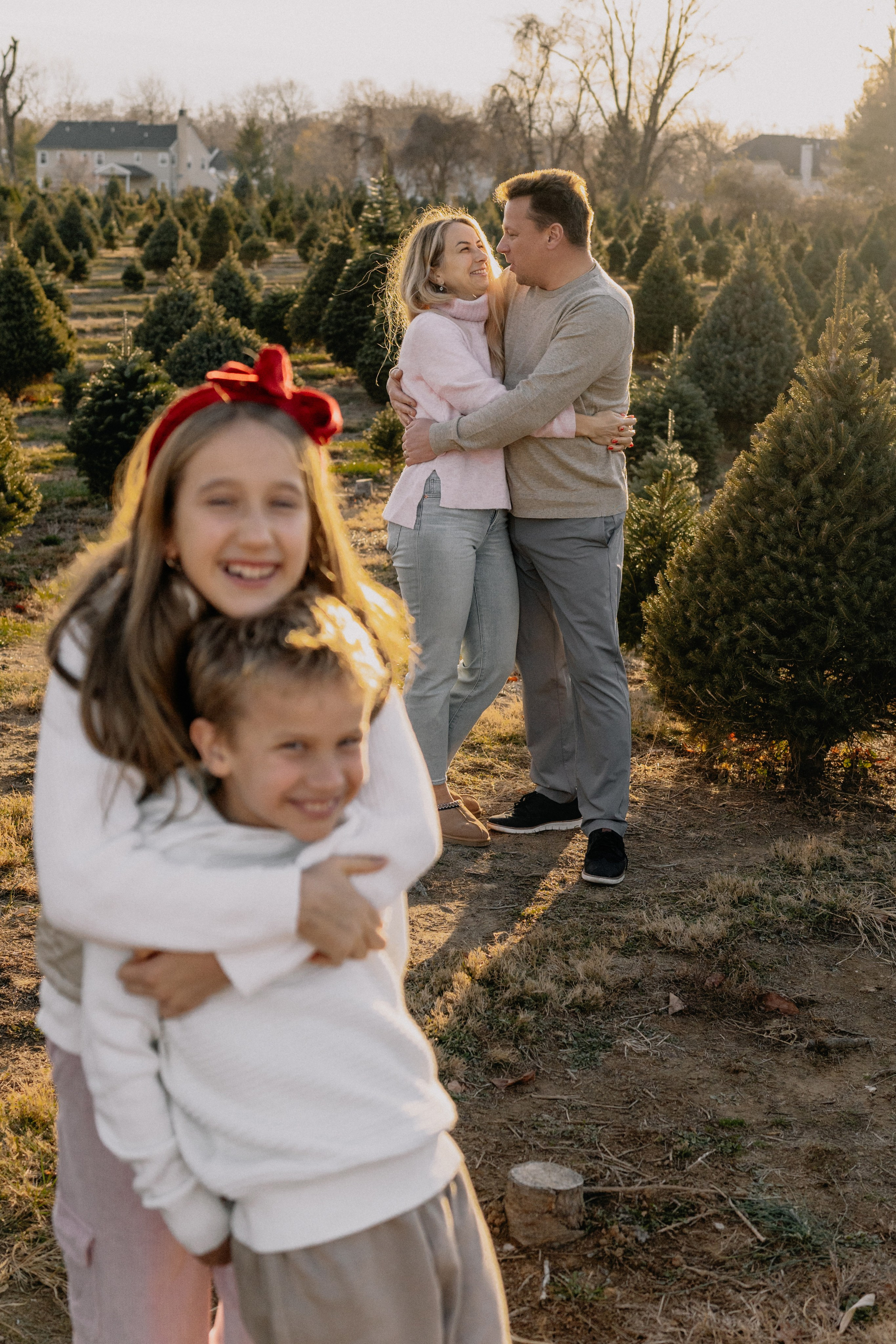 Christmas Farm Family Photoshoot – Magical Holiday Memories. Alisa Tant — Family and newborn photographer Bucks County, Montgomery county, Philadelphia, NJ