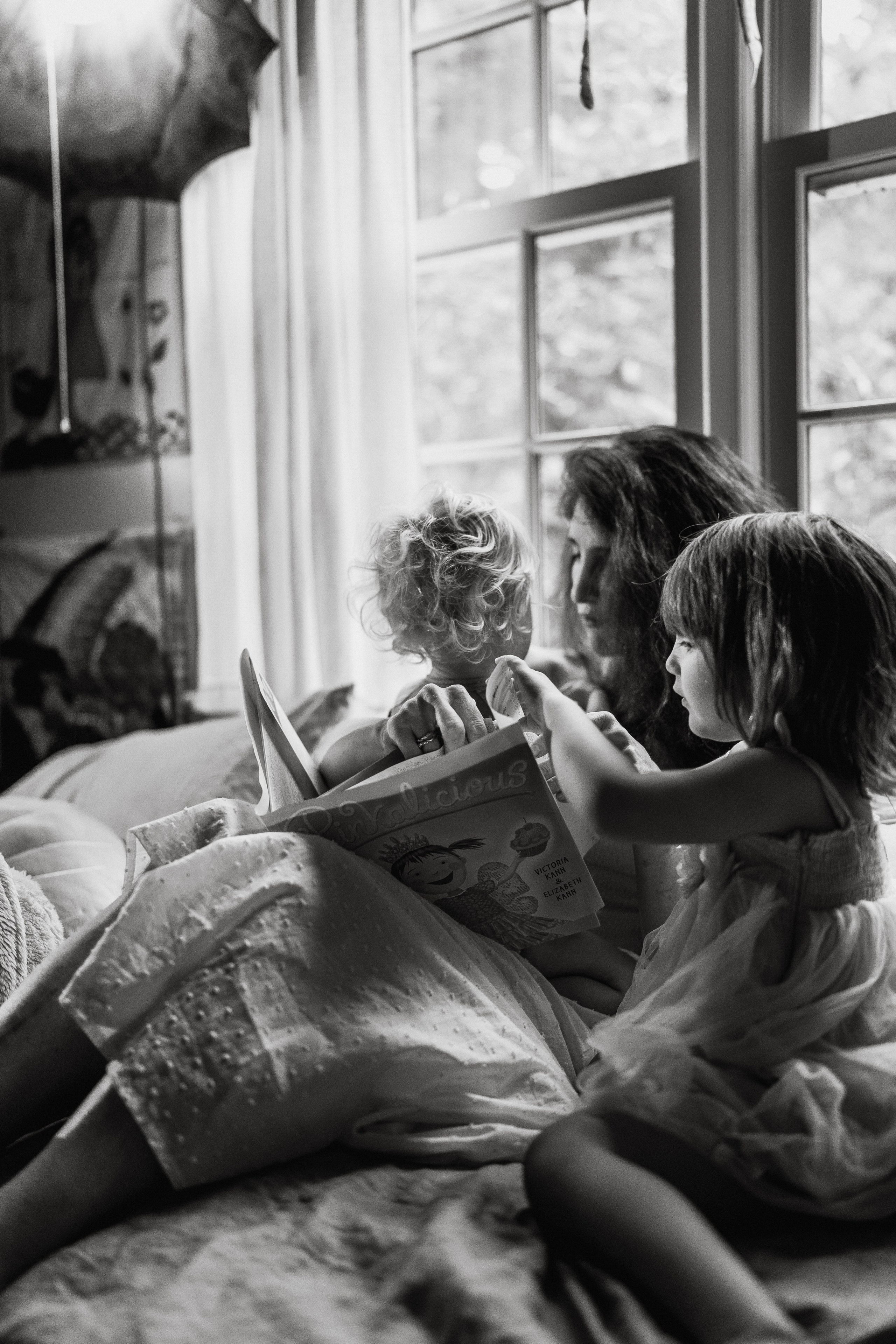 Family Photoshoot at Home in Philadelphia – Warm & Candid. Alisa Tant — Family and newborn photographer Bucks County, Montgomery county, Philadelphia, NJ