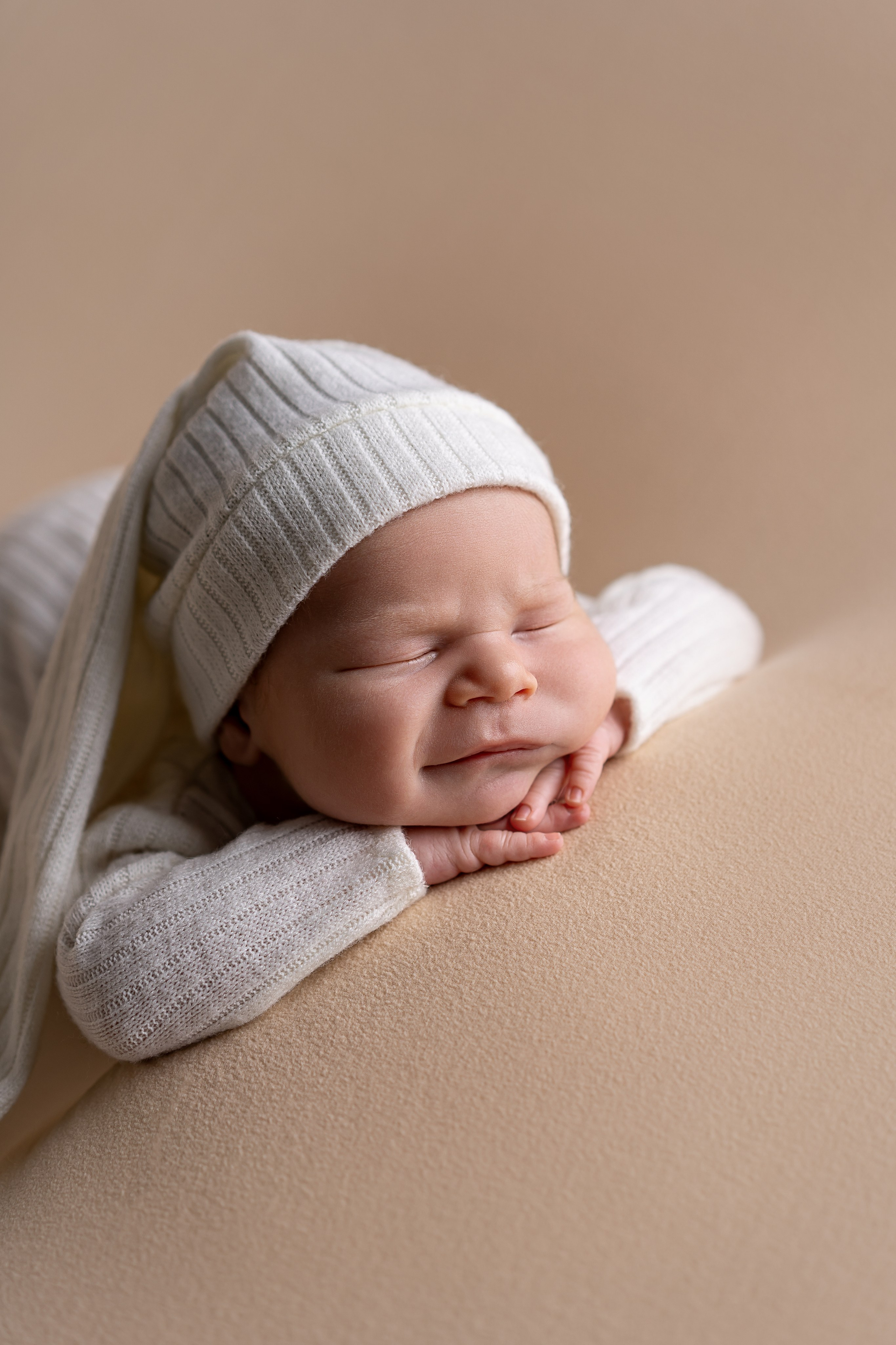 Neugeborenenfotos in Berlin – Studio oder bei Ihnen zu Hause