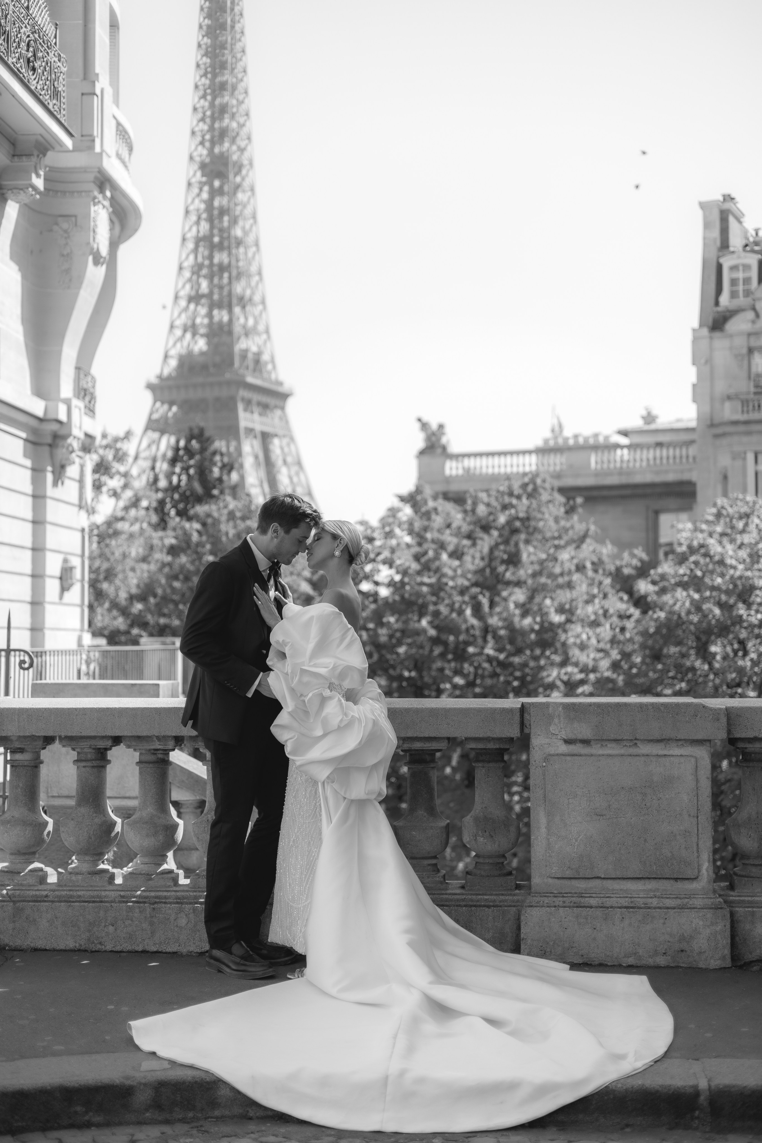 Photographer wedding in paris. Sara Luca Wedding Photographer in Italy and Europe