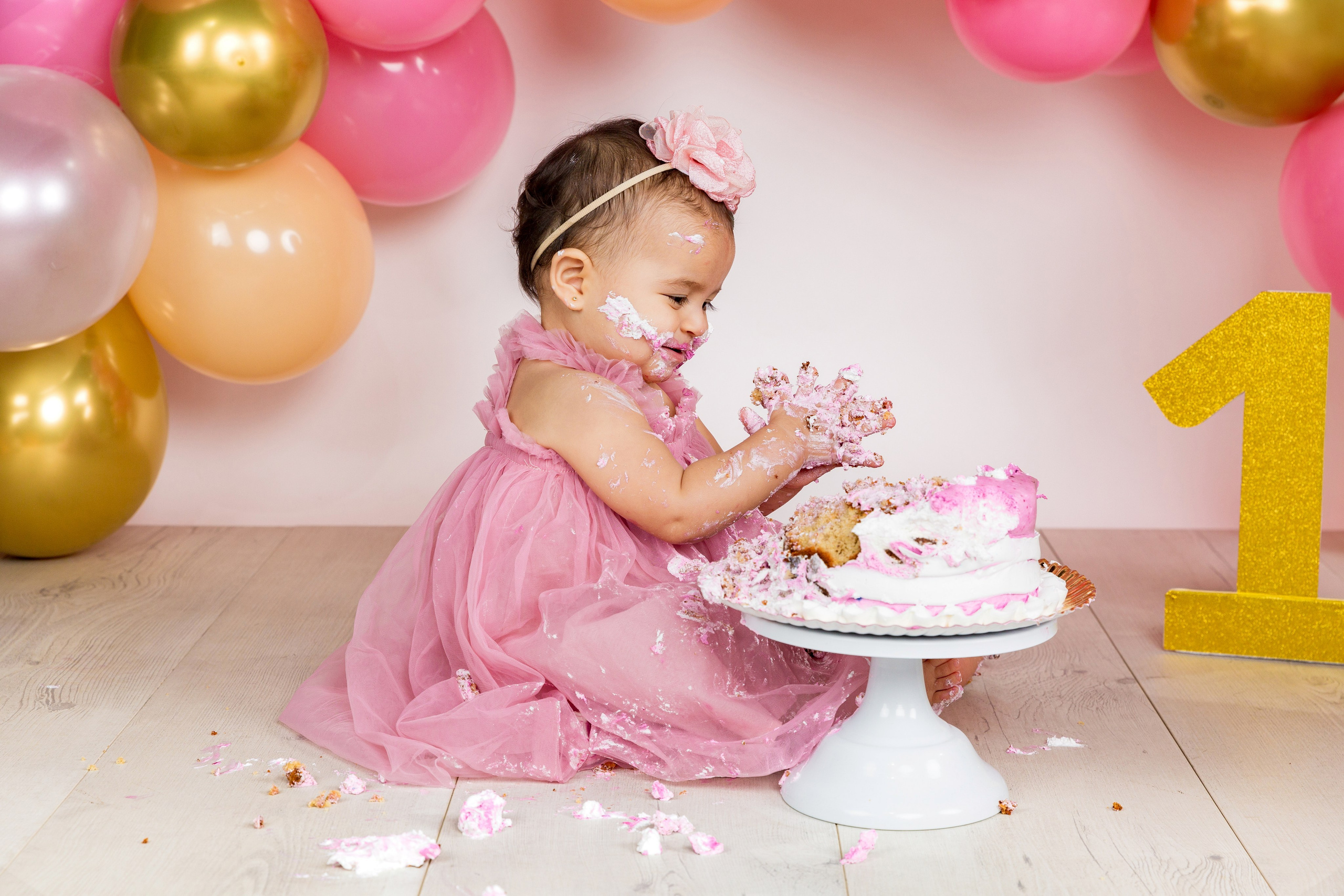 Sesión de Fotos de Cumpleaños en Madrid | Smash Cake, 15, 19, 40 Años – Rainbox Estudio. Rainbox Estudio de Fotografía