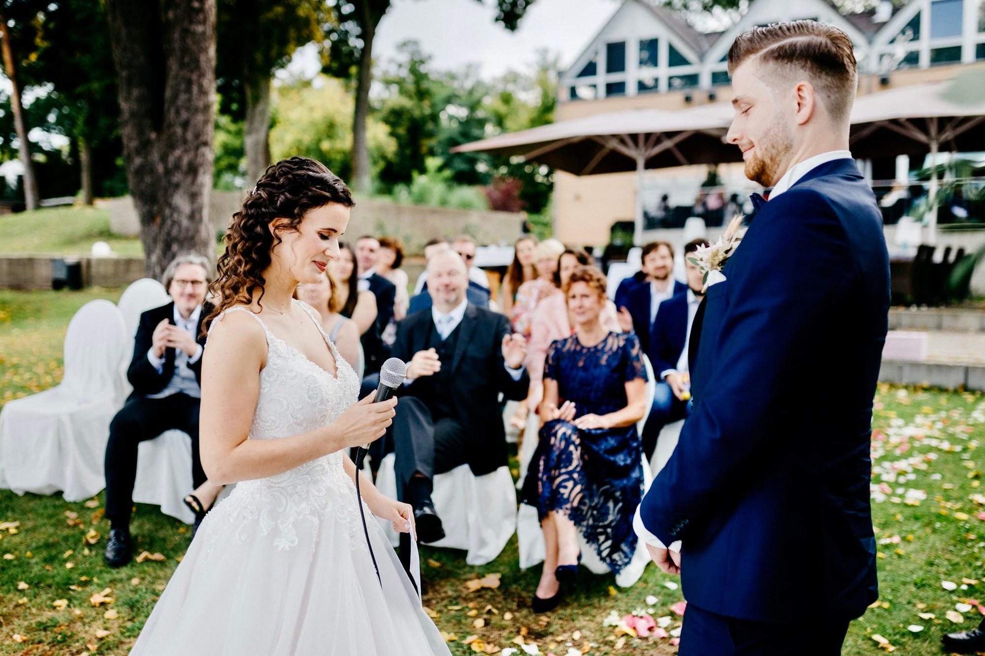 Hochzeit im malerischen Dämeritzseehotel. Hochzeitsfotografie in Berlin Nataliia Schütze