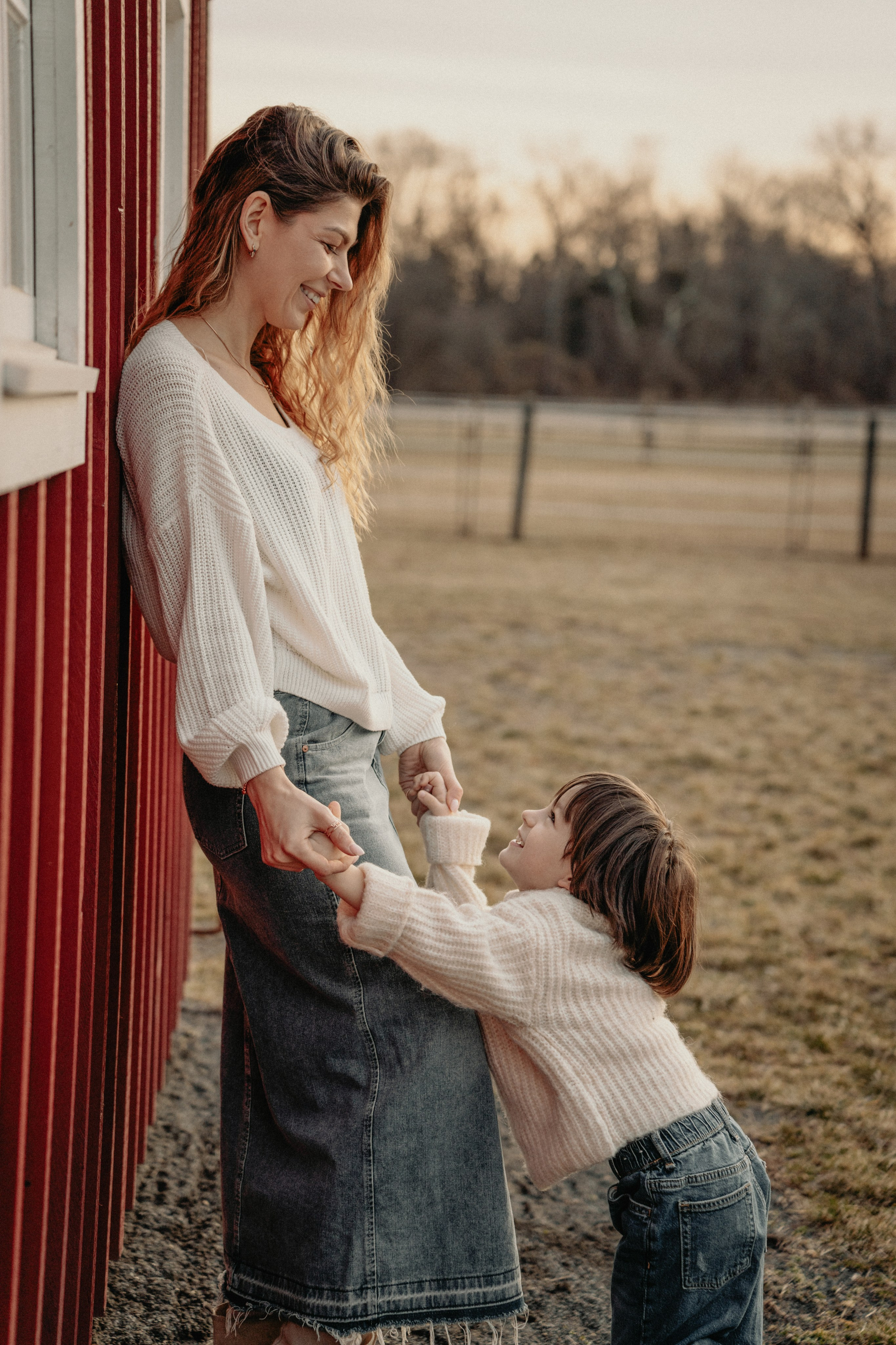 Unique Family Photography at an Alpaca Farm – Fun & Playful. Alisa Tant — Family and newborn photographer Bucks County, Montgomery county, Philadelphia, NJ