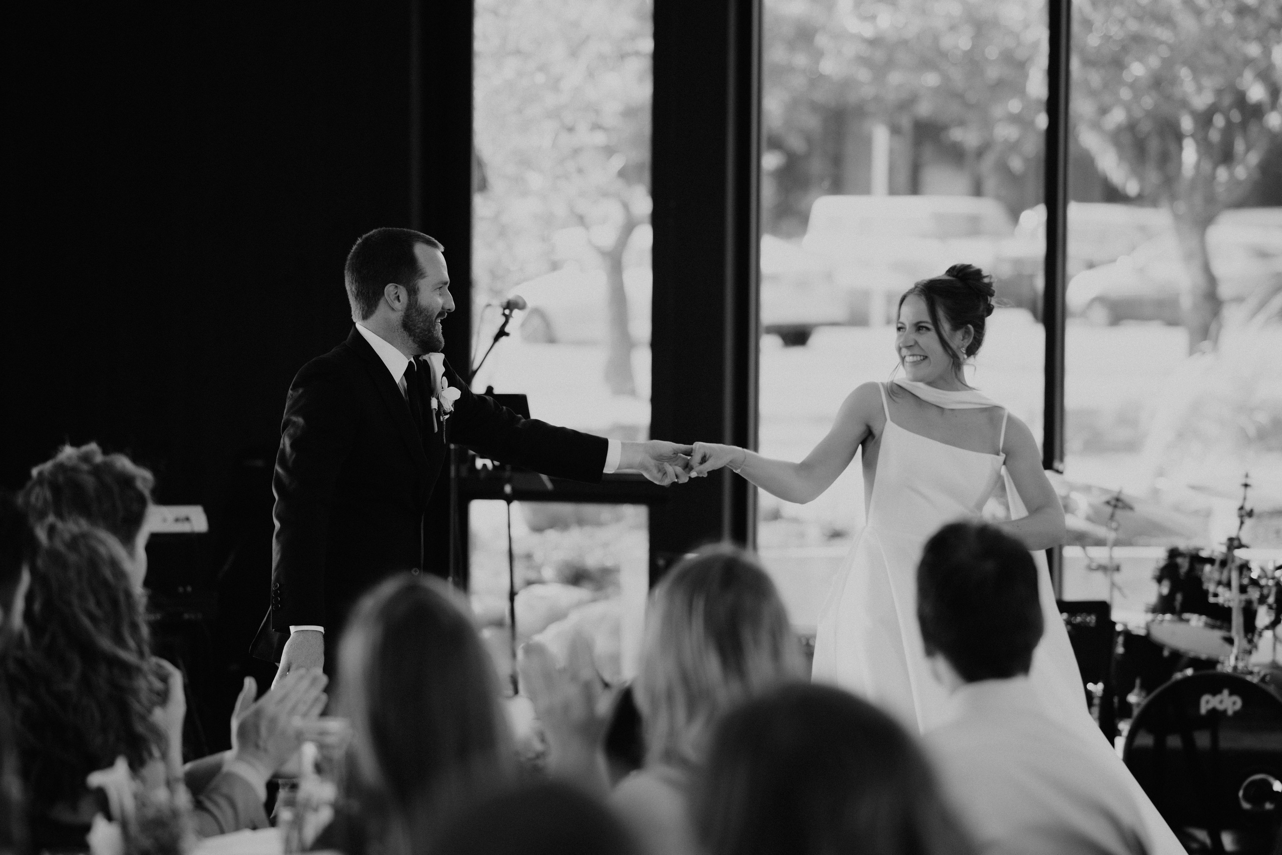 Wedding Shelby & Riley | Columbia River Gorge, WA | Georgy Shishkin Photography Photography. Portland Wedding Photographer | Authentic PNW Love Stories