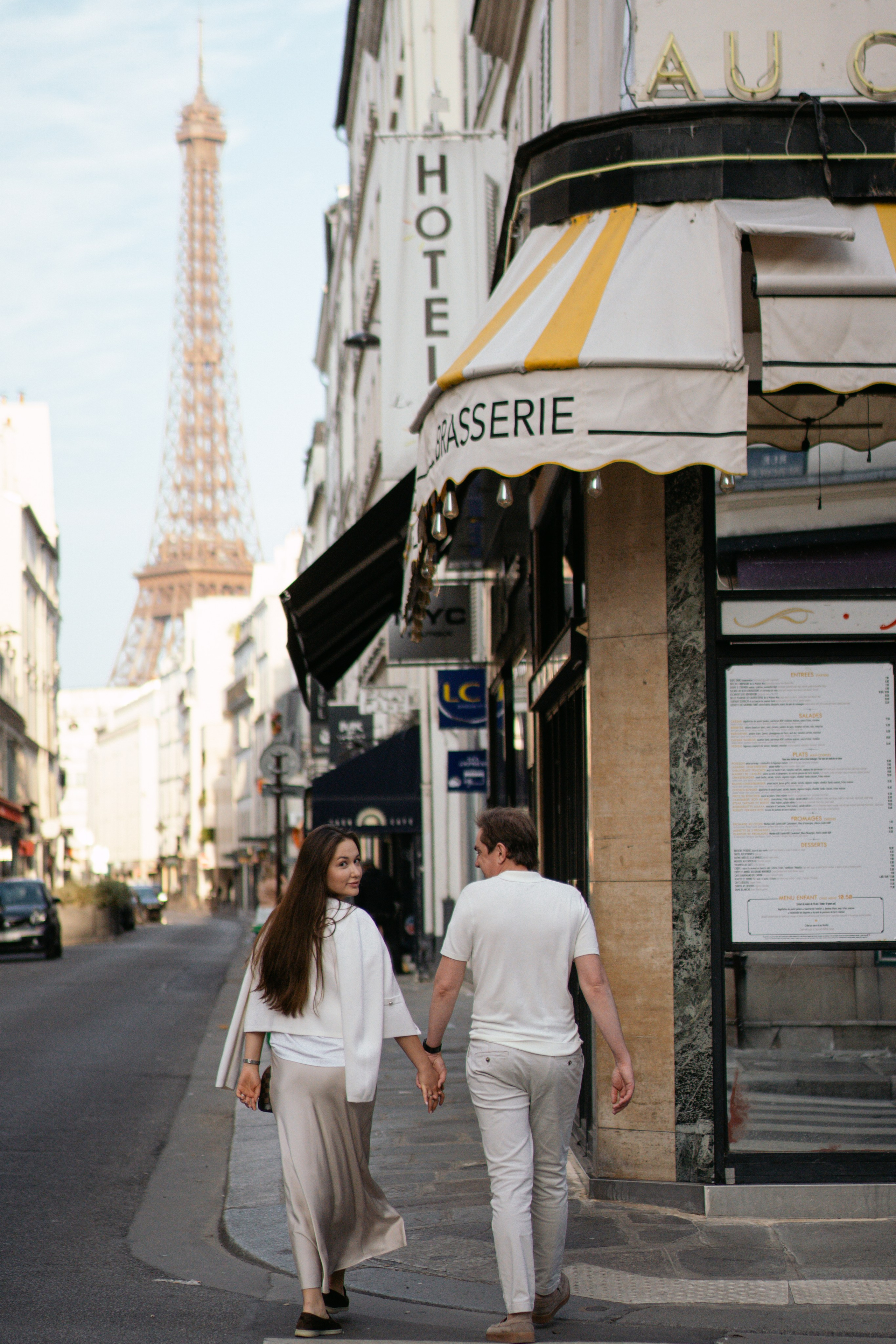 парная фотосессия в Париже у Эйфелевой башни