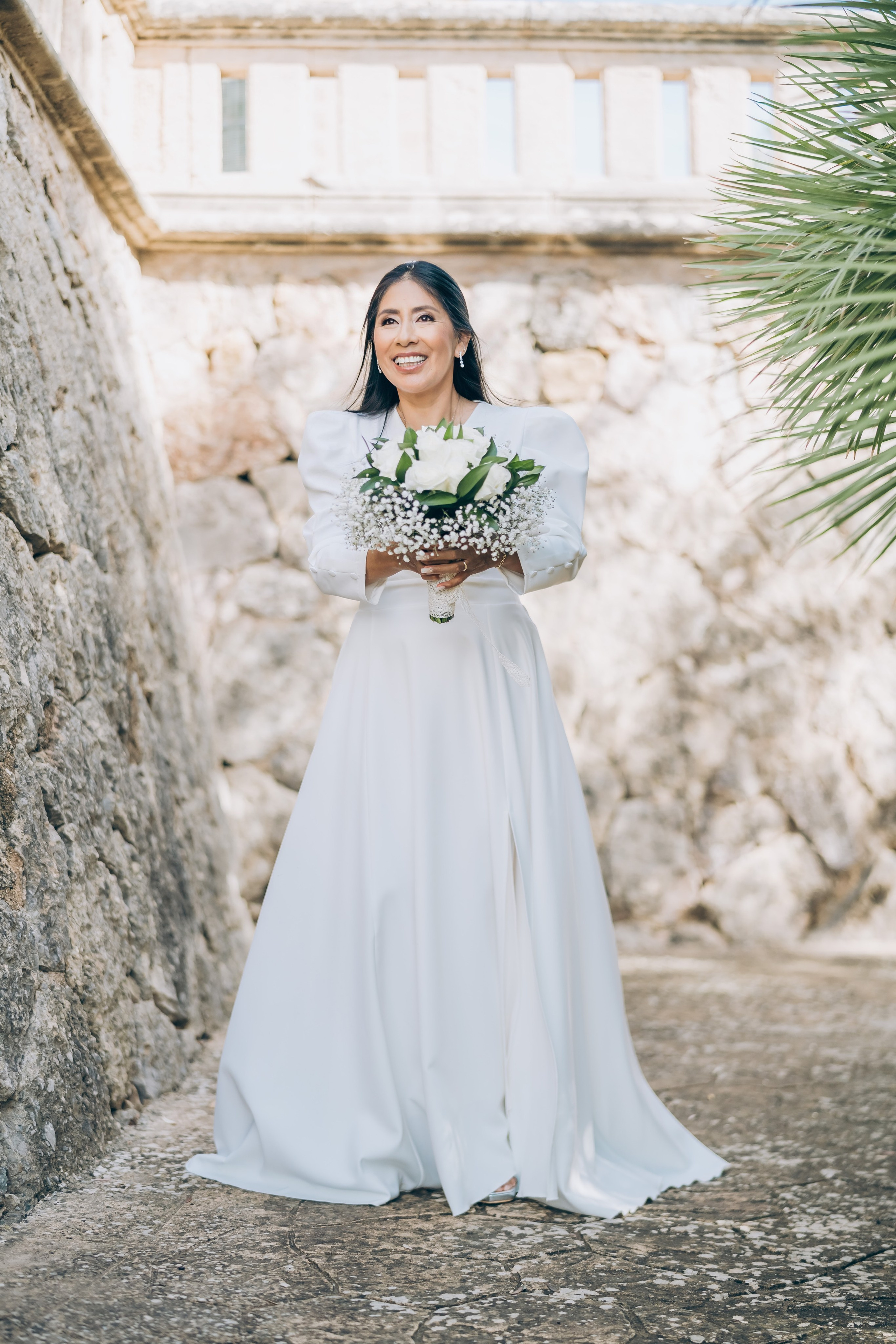 Sincere emotions at a wedding photo shoot. Photographer in Mallorca