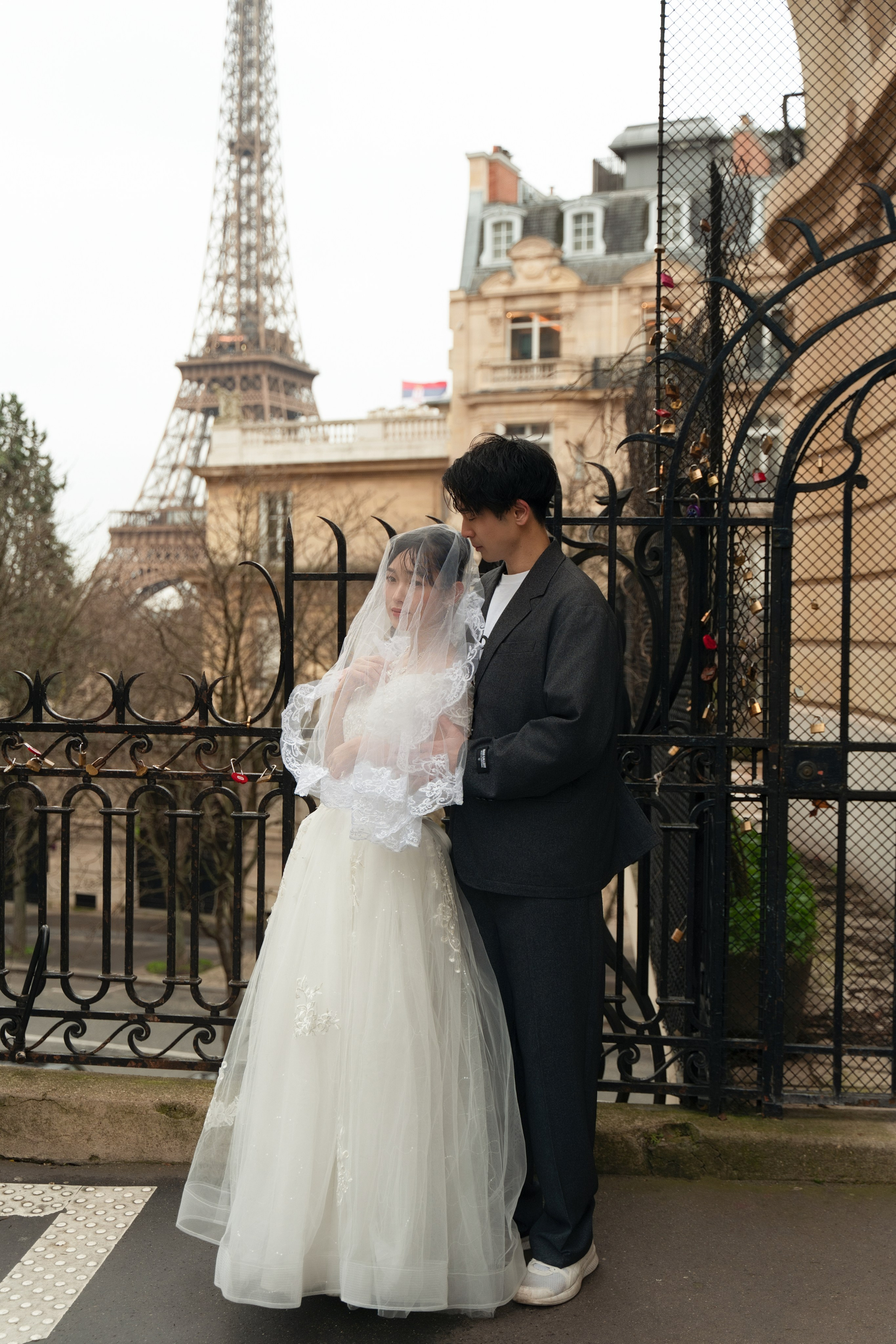 Engagement photo-shoot. Photographer in Paris Yulia Shkadina | Couples, engagement, pre-wedding, individual photo-shoots in Paris at the best locations