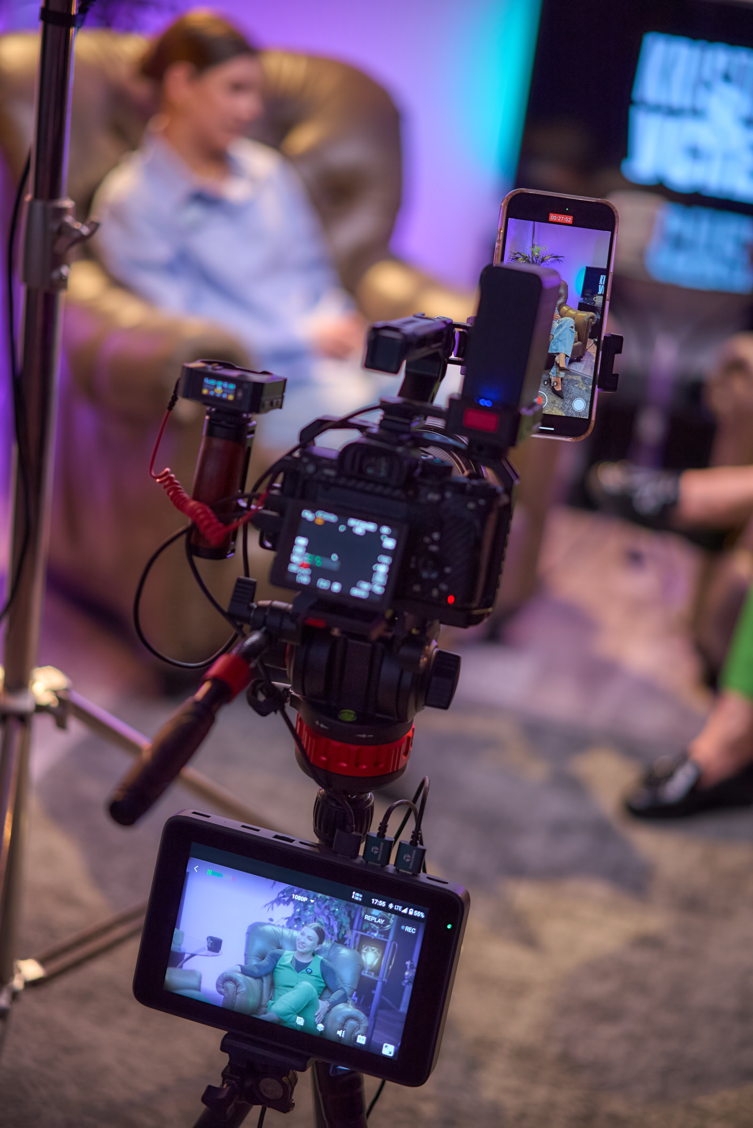 Валерия Тимошова, основательница танцевальной студии в Нью-Йорке, демонстрирует пример смелости и упорства в преодолении препятствий на пути к своей мечте, вдохновляя окружающих на самореализацию и поиск своего призвания