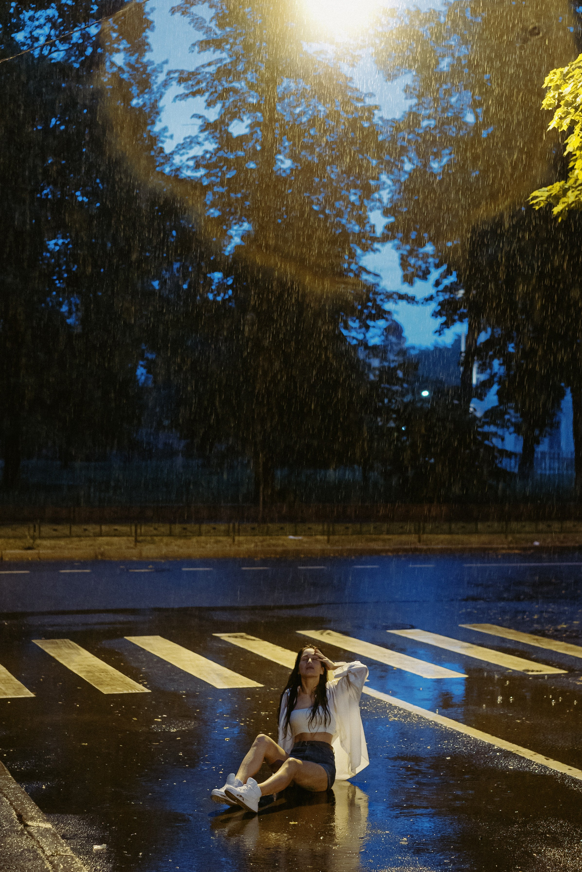 NYC Rain Photography Sessions | Romantic Urban Photo Shoots in New York. Videographer and photographer in New York // MAKAROV.VIDEO