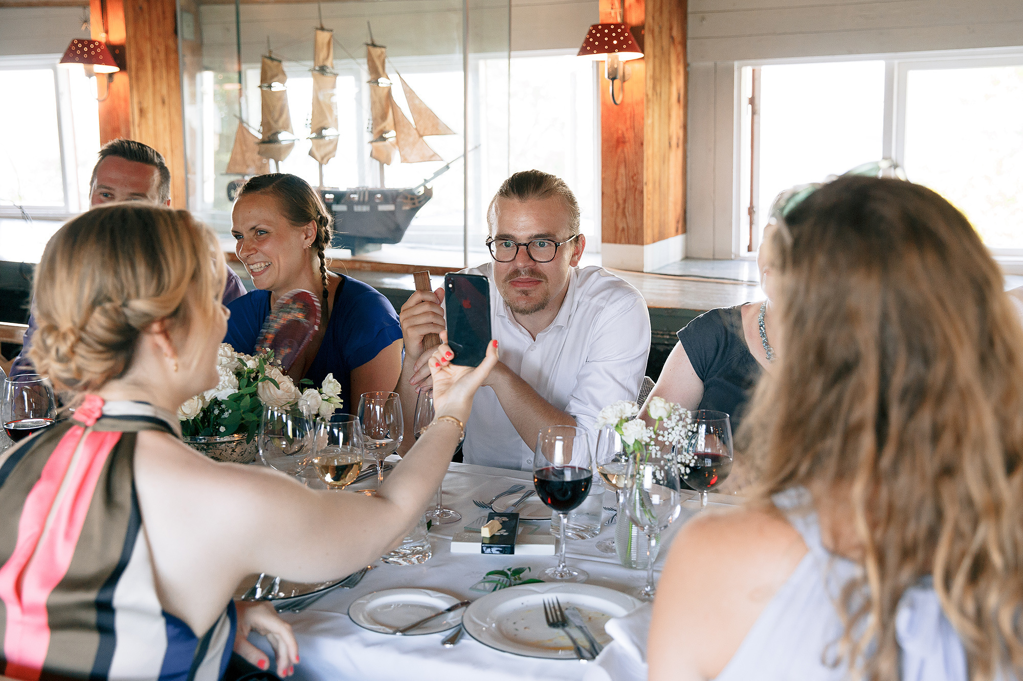 I&I, dokumentaarinen hääkuvaus Clarion hotel Helsinki, Särkänlinna