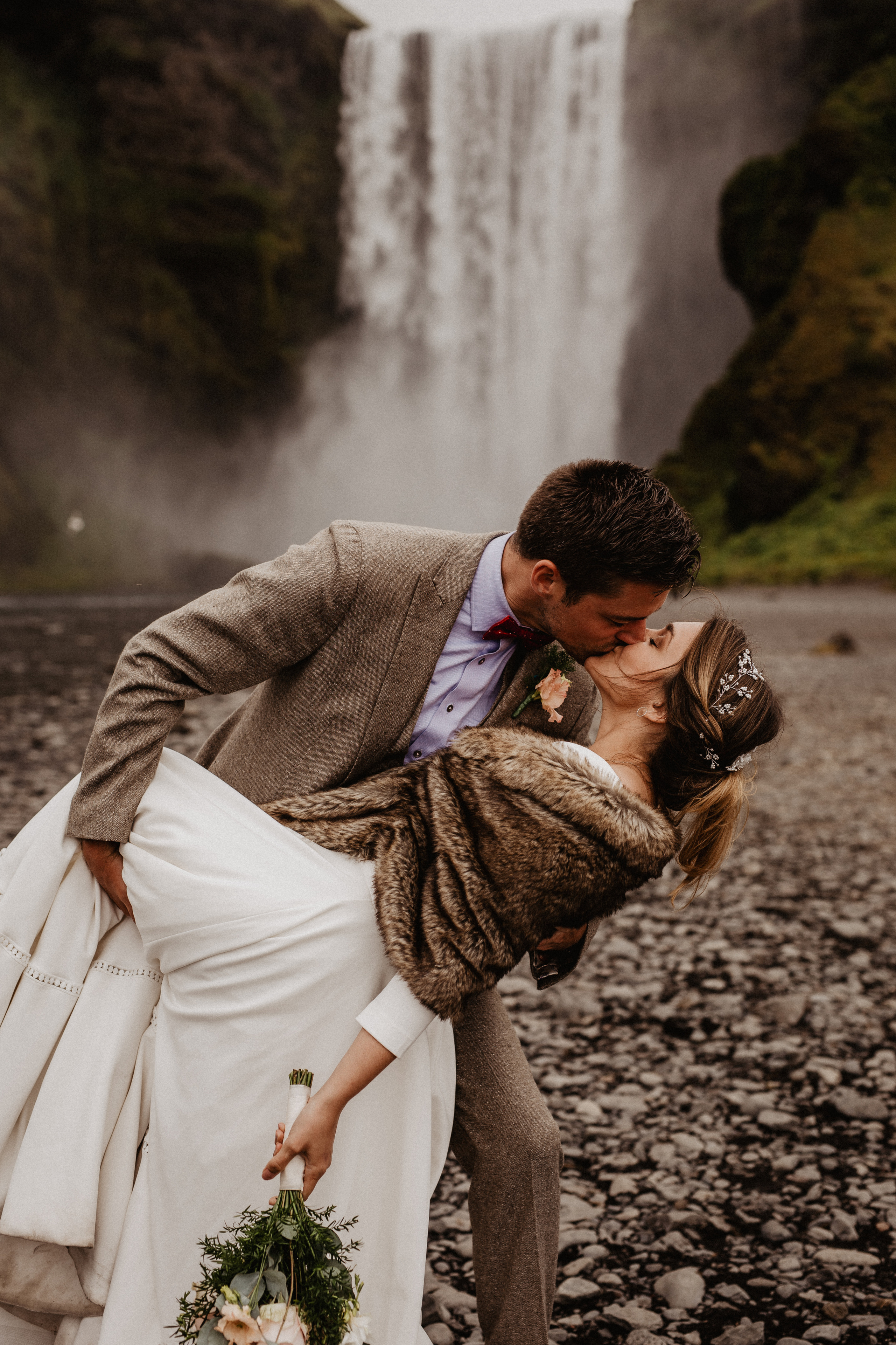 Samantha+Joris. Iceland elopement photographer & videographer