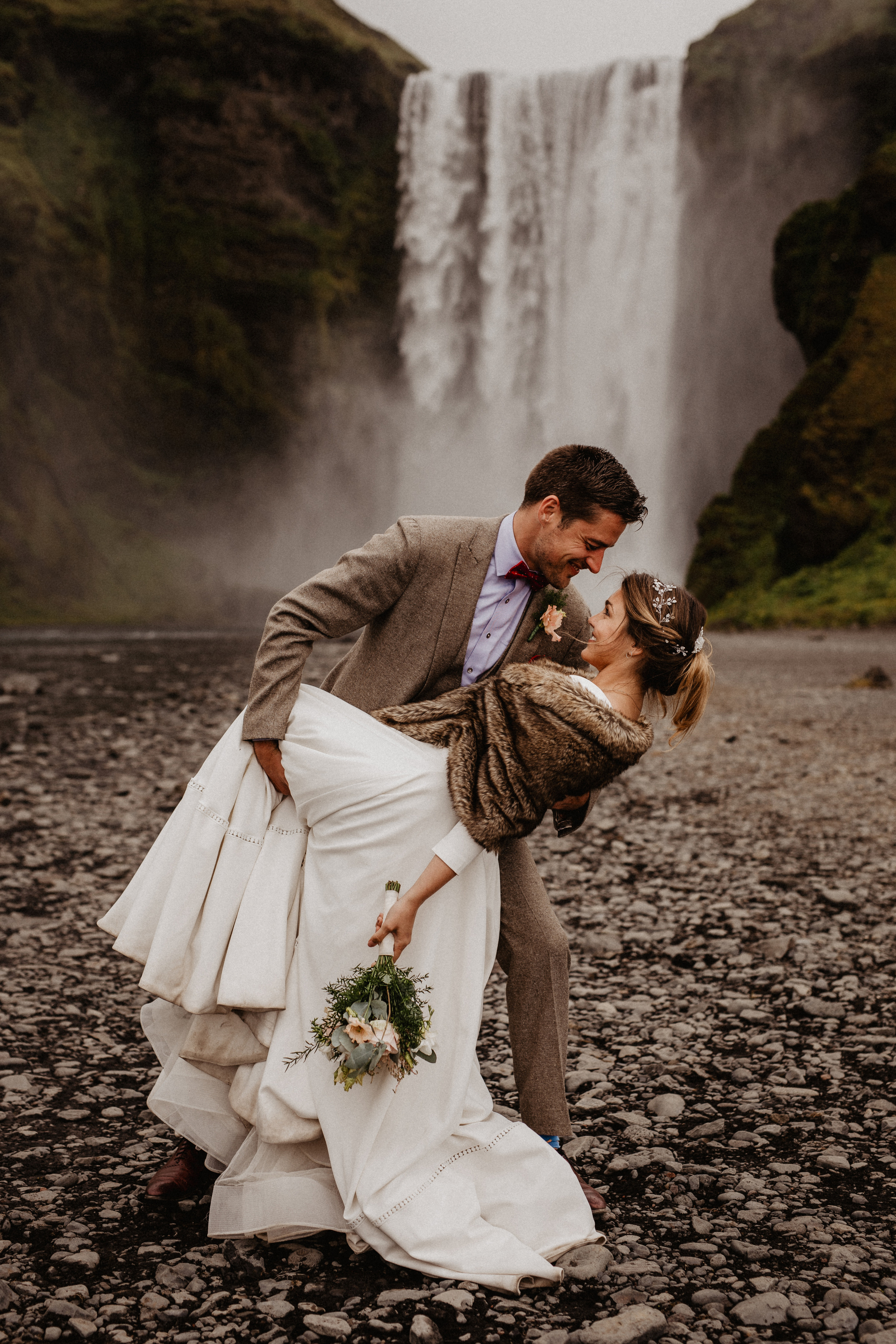 Samantha+Joris. Iceland elopement photographer & videographer