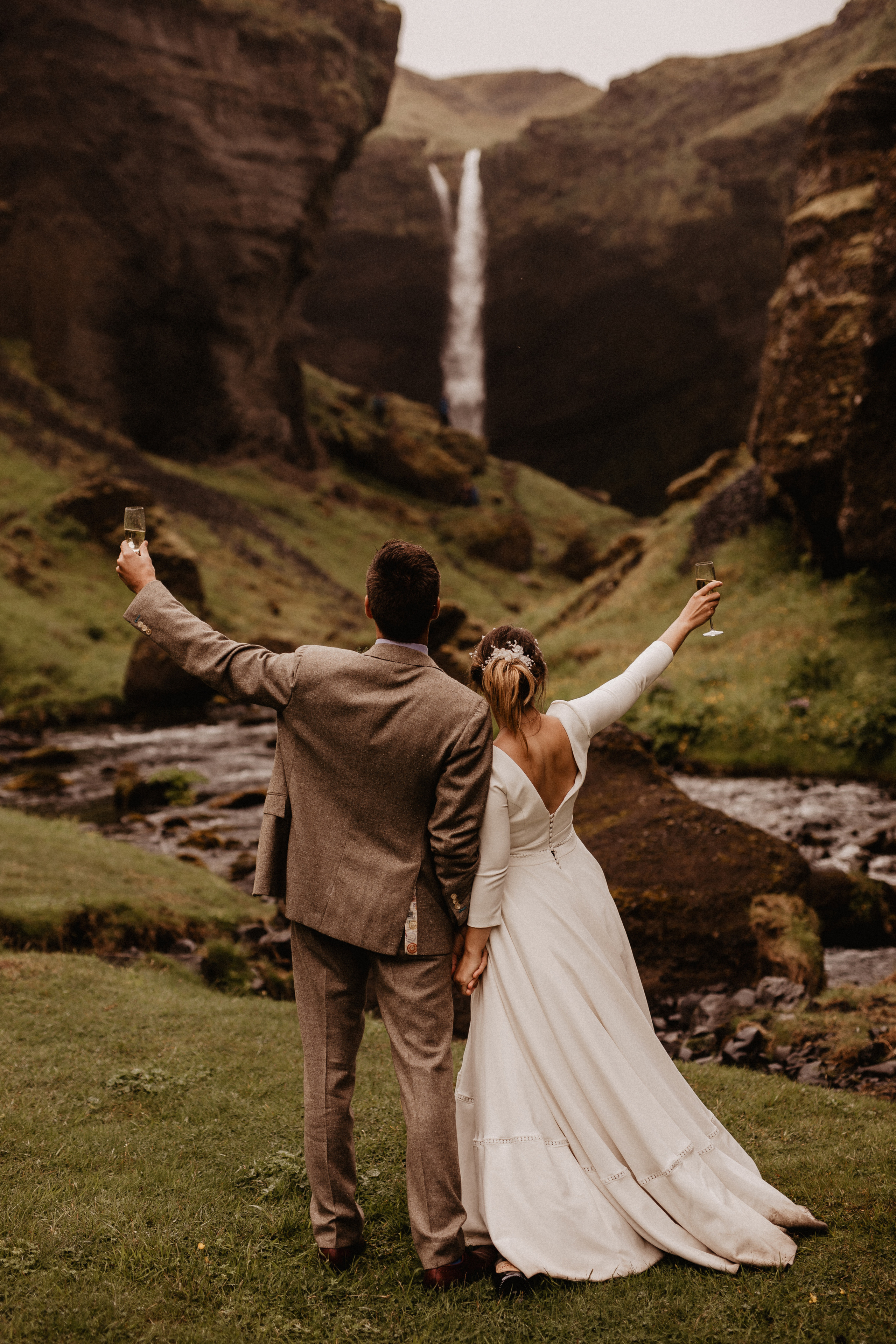 Samantha+Joris. Iceland elopement photographer & videographer
