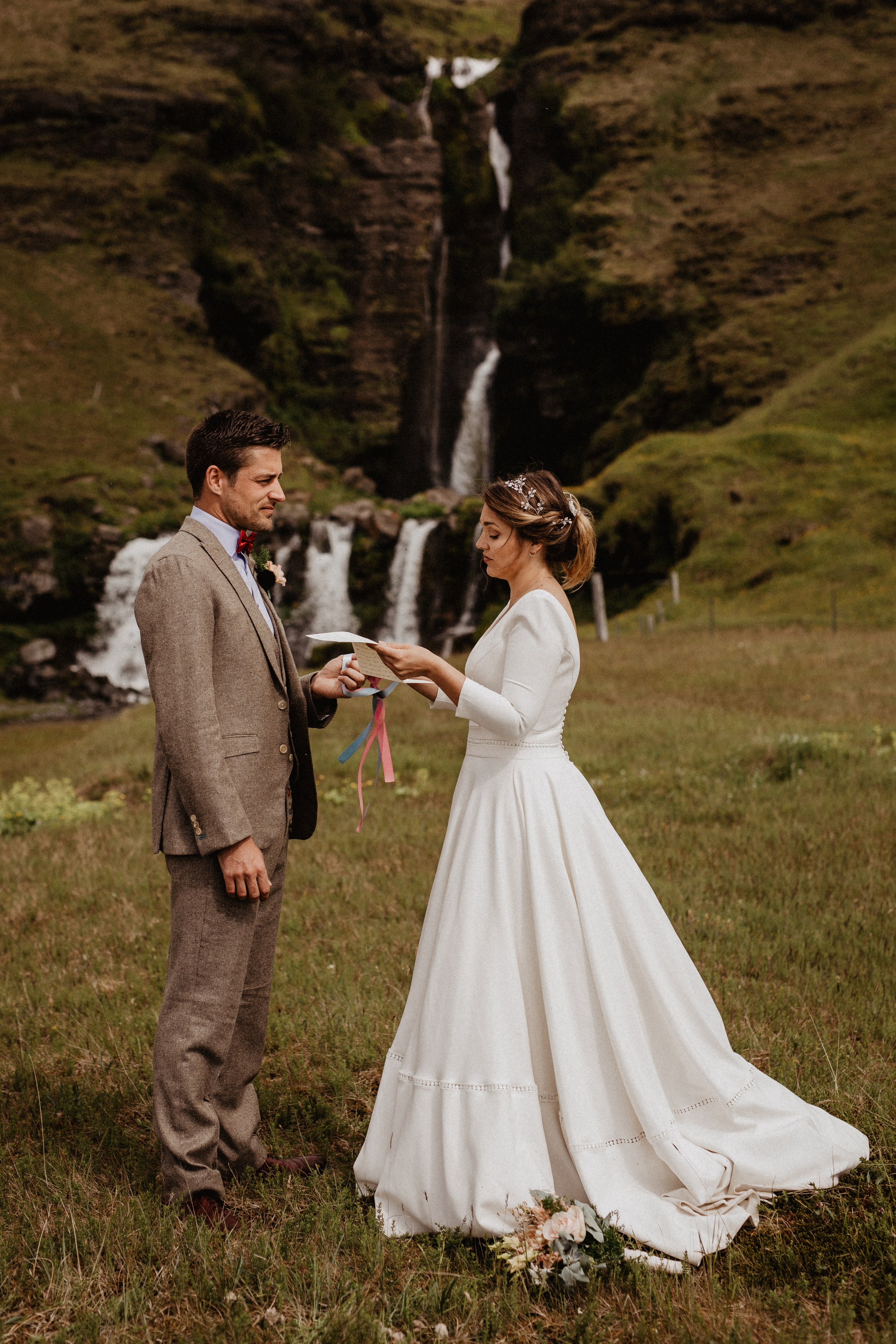 Samantha+Joris. Iceland elopement photographer & videographer