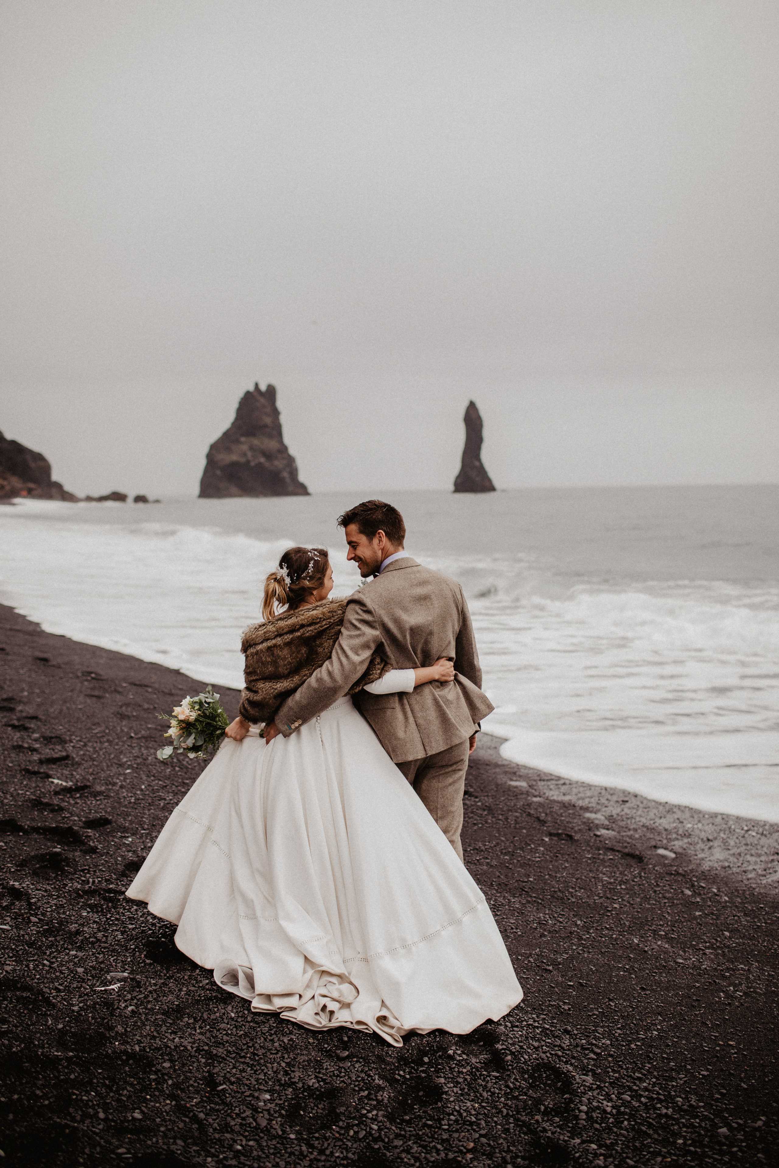 Samantha+Joris. Iceland elopement photographer & videographer