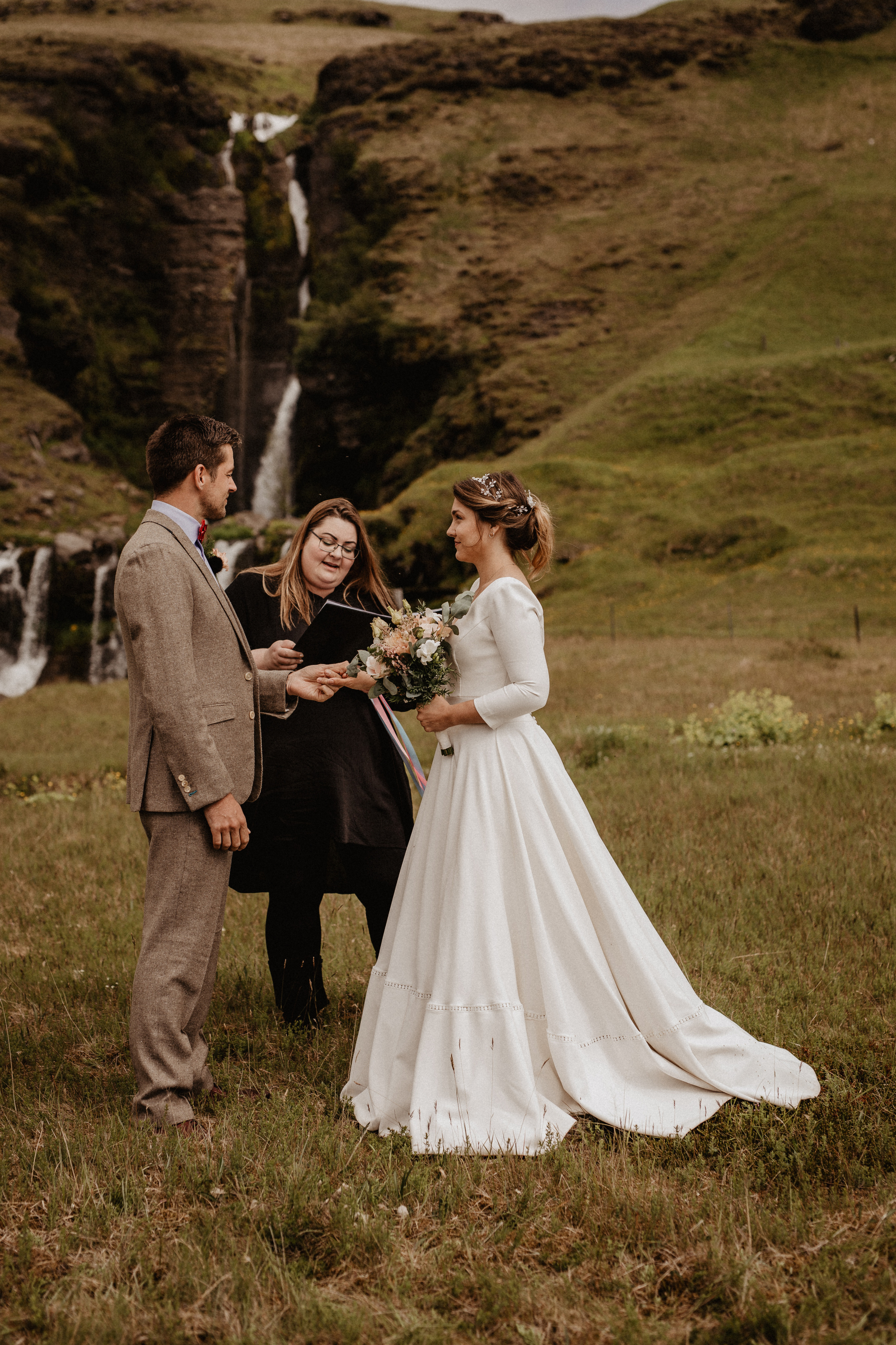 Samantha+Joris. Iceland elopement photographer & videographer