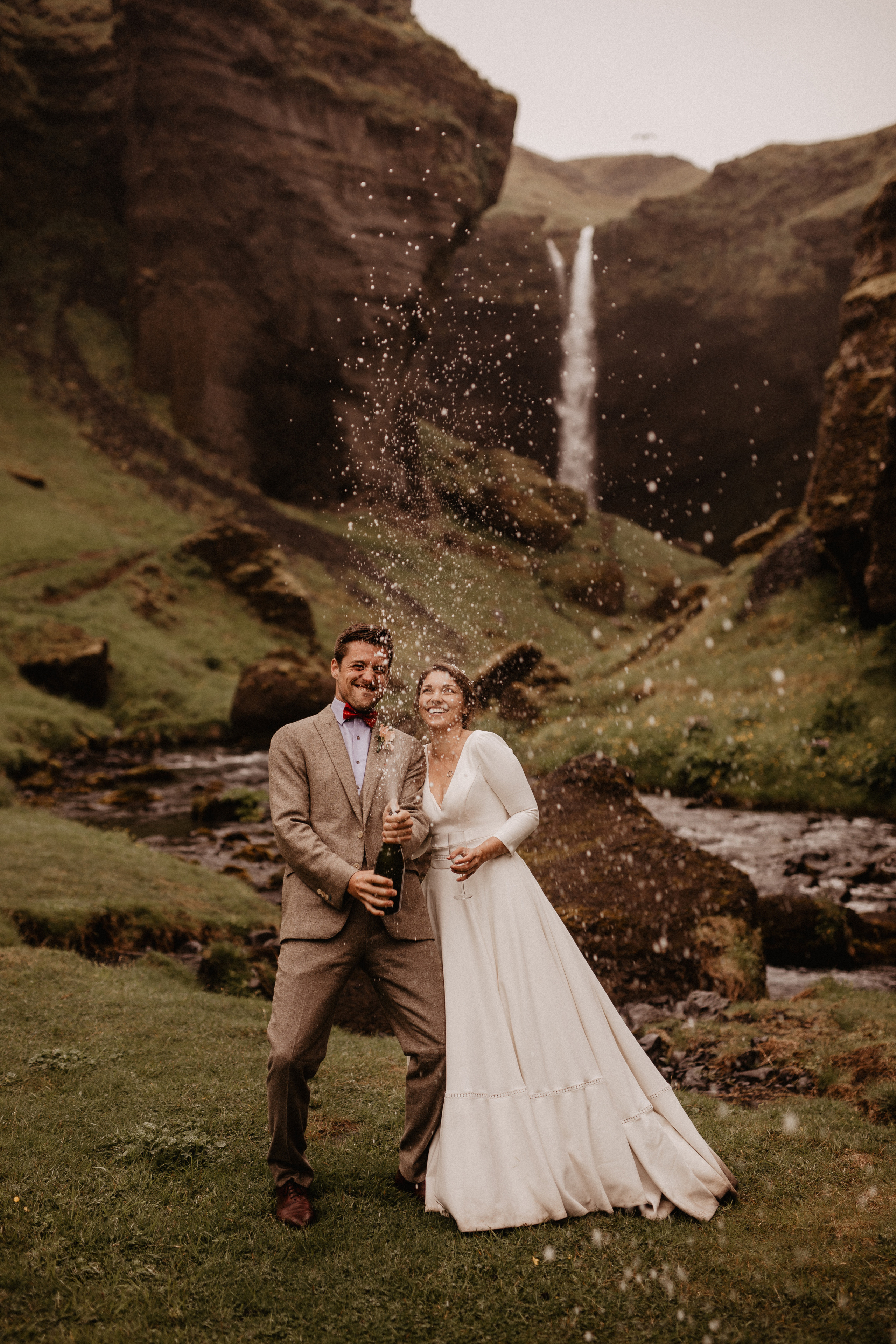 Samantha+Joris. Iceland elopement photographer & videographer