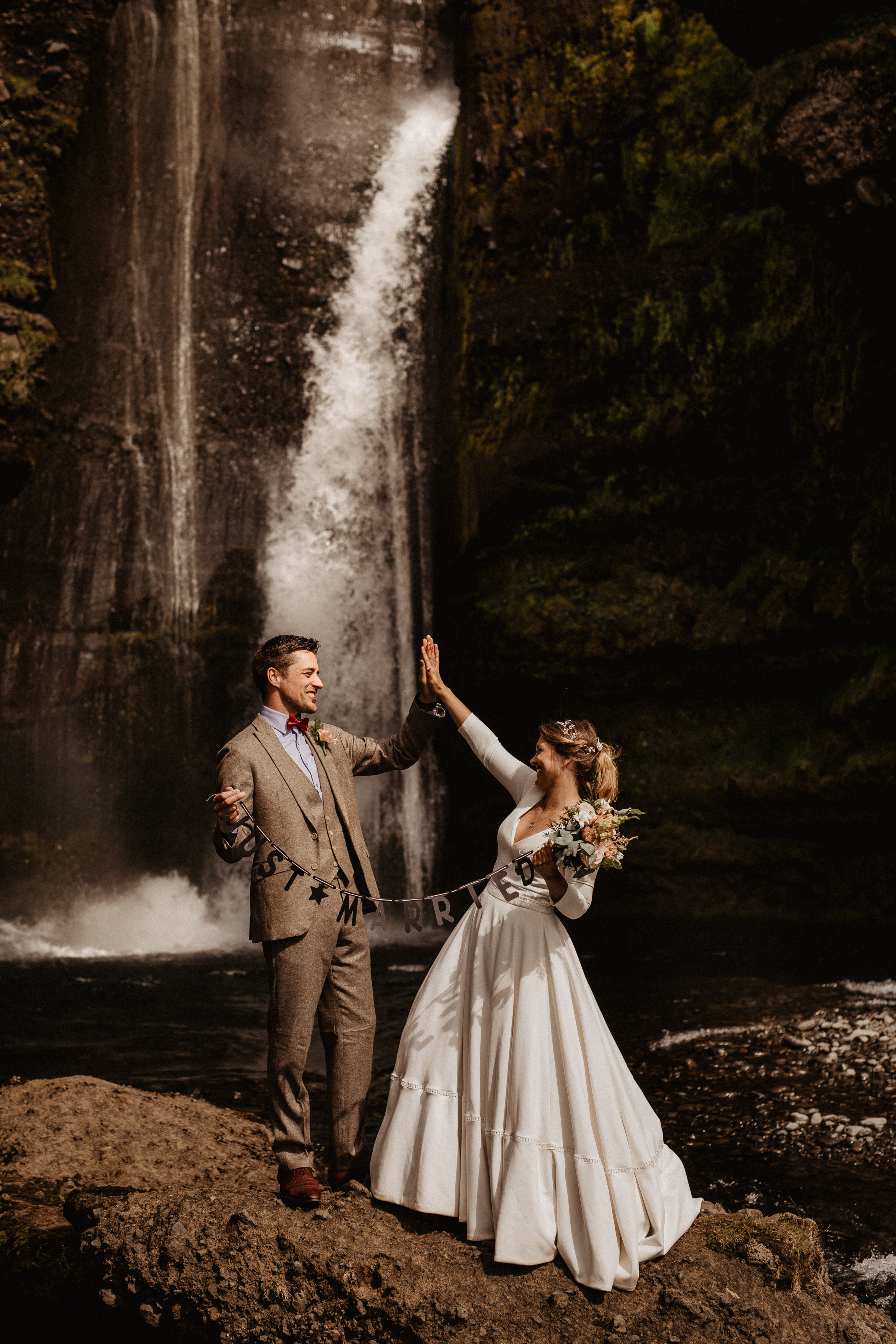 Samantha+Joris. Iceland elopement photographer & videographer