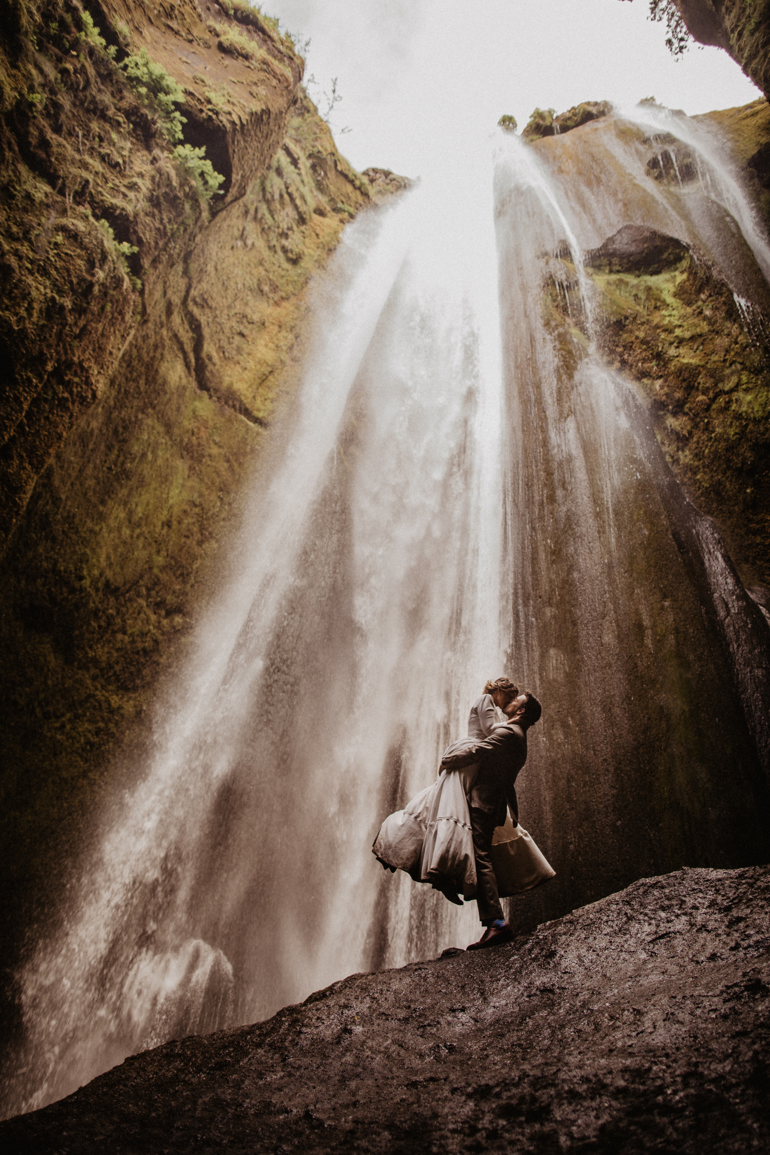 Samantha+Joris. Iceland elopement photographer & videographer