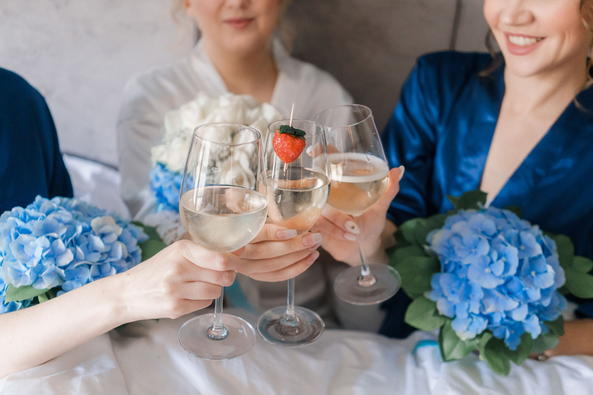 Häävalokuvaaja Helsingissä – Studiohappymoment | Romanttisia hetkiä