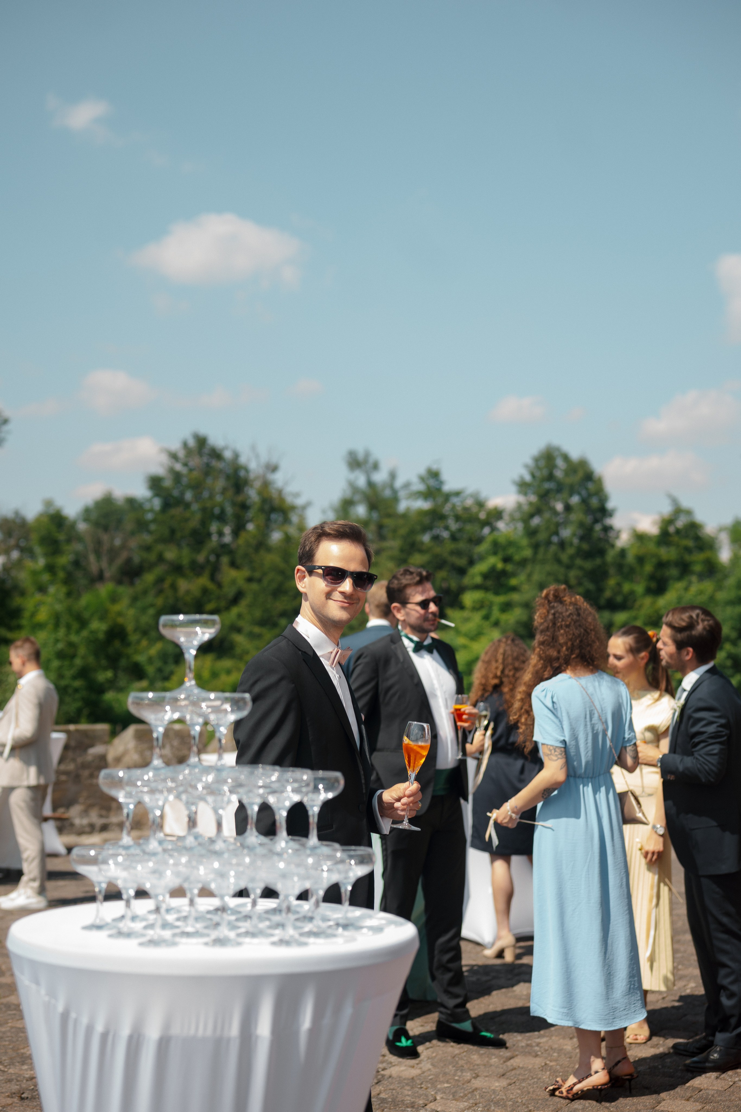 Joann & Hanning’s Timeless Wedding at Schloss Bürresheim | Destination Wedding Photographer. Raw Studio: Capturing Elegant weddings accross Europe