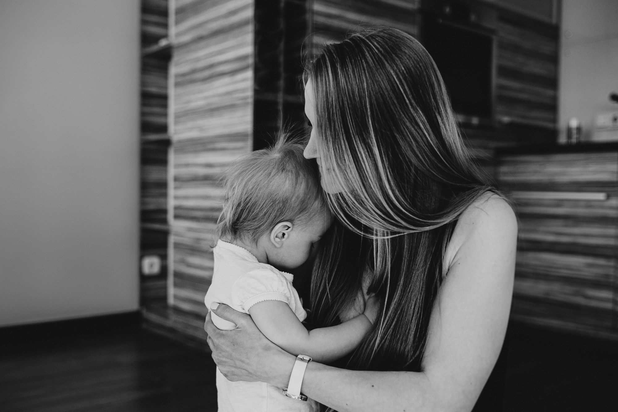 Ģimenes fotosesijas mājās ar īpašu enerģiju