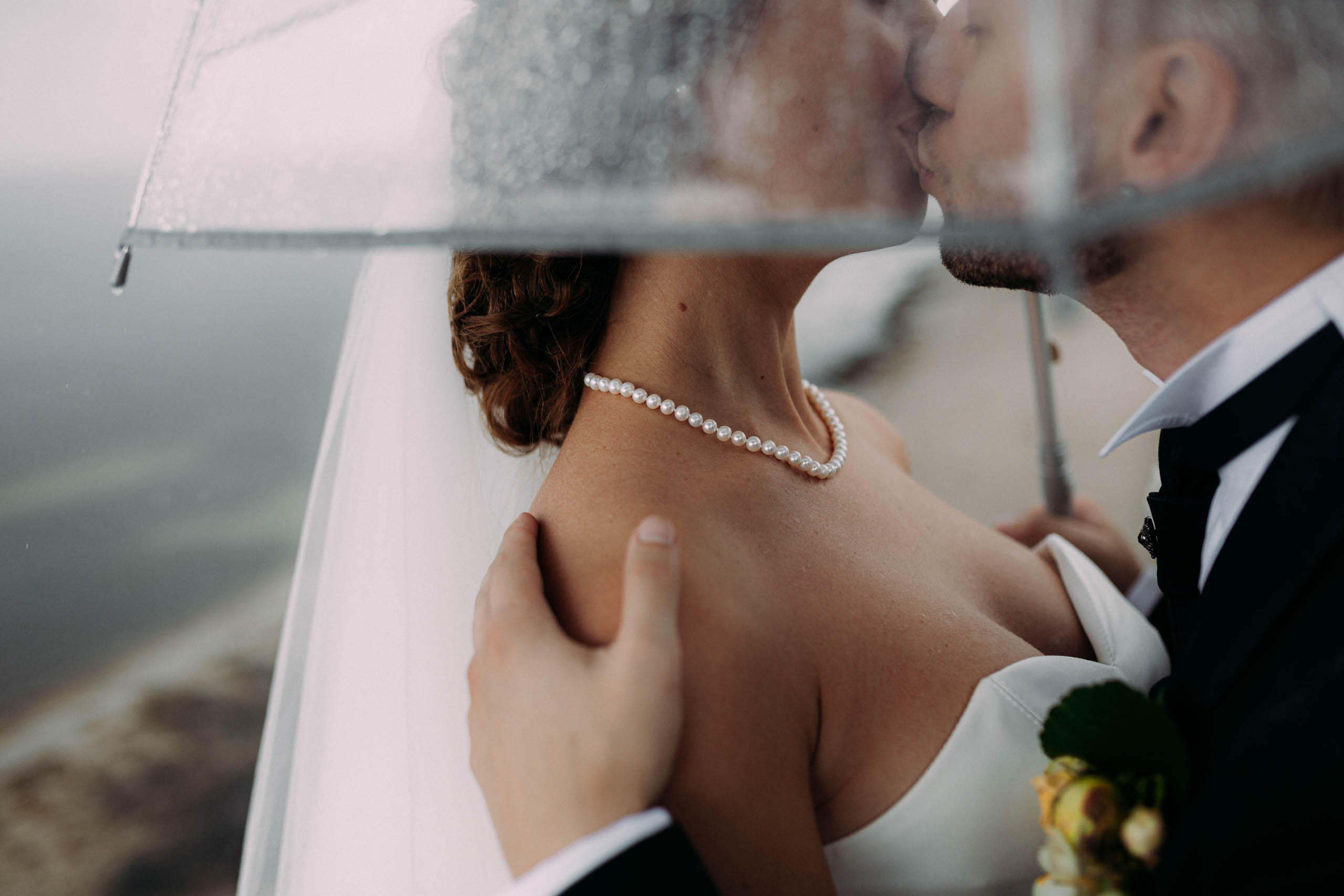 Fotosesijas vietas, ja kāzu dienā līst lietus?