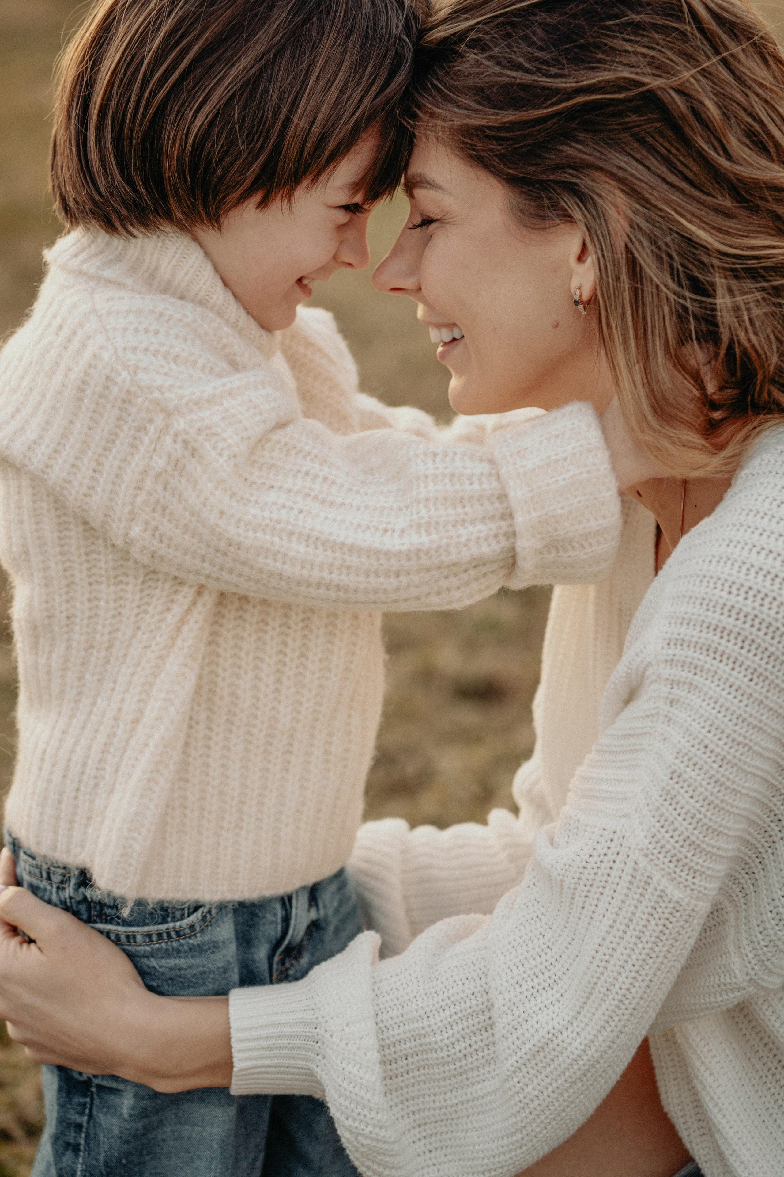 Unique Family Photography at an Alpaca Farm – Fun & Playful. Alisa Tant — Family and newborn photographer Bucks County, Montgomery county, Philadelphia, NJ