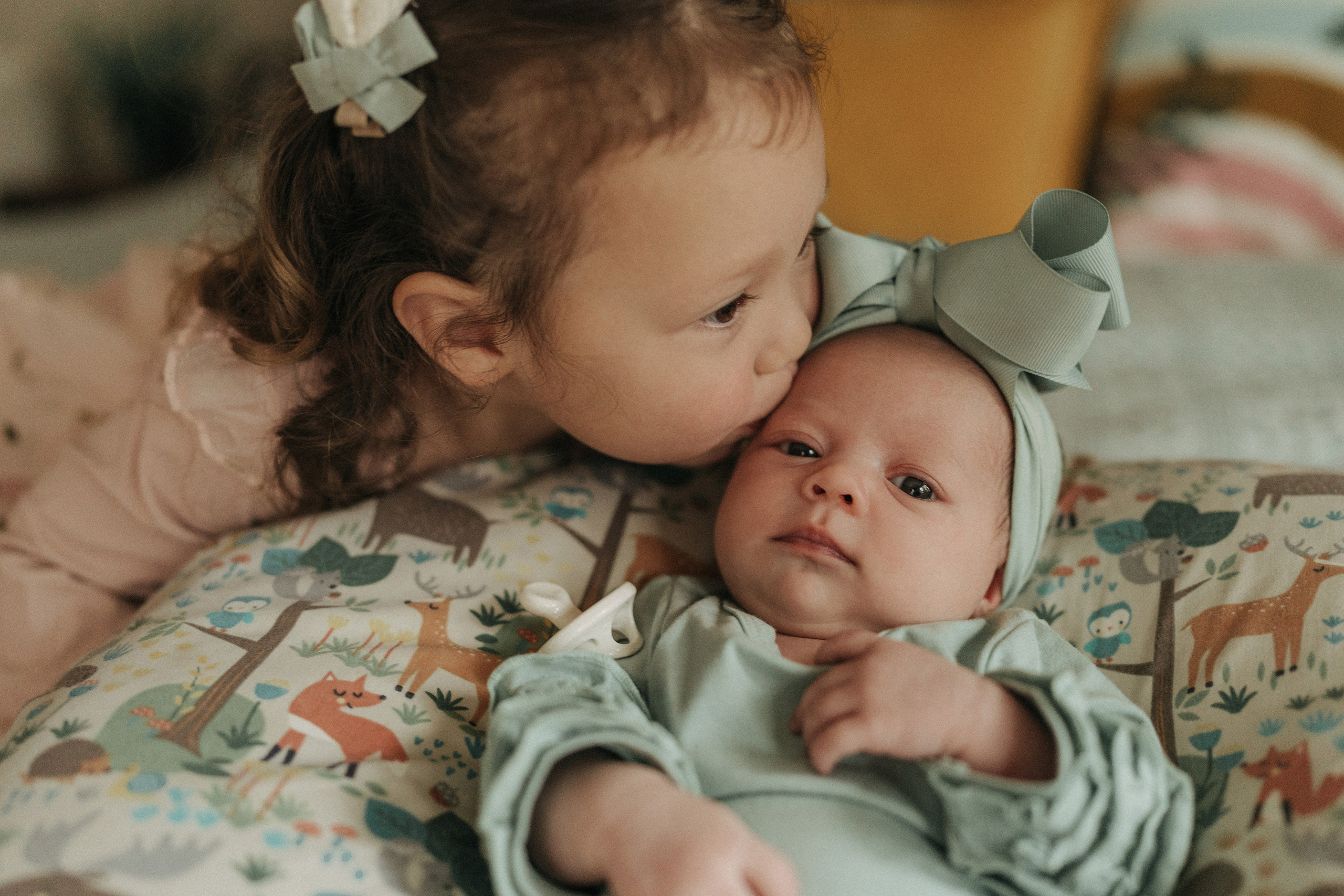 Newborn Photography with Parents – Gentle & Loving Moments. Alisa Tant — Family and newborn photographer Bucks County, Montgomery county, Philadelphia, NJ