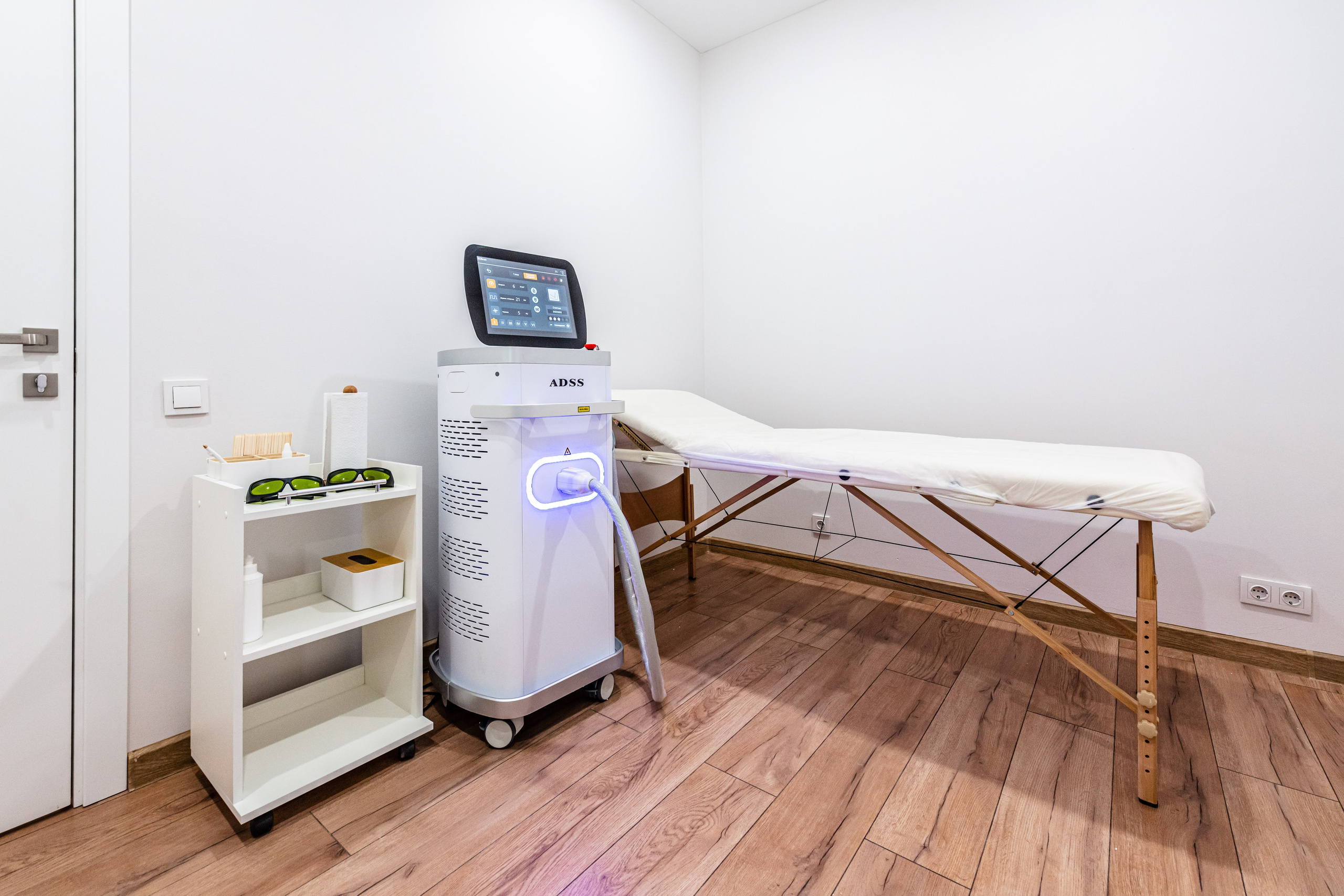 Фотосъемка интерьера в салоне лазерной эпиляции RealBeauty на ул. Фадеева