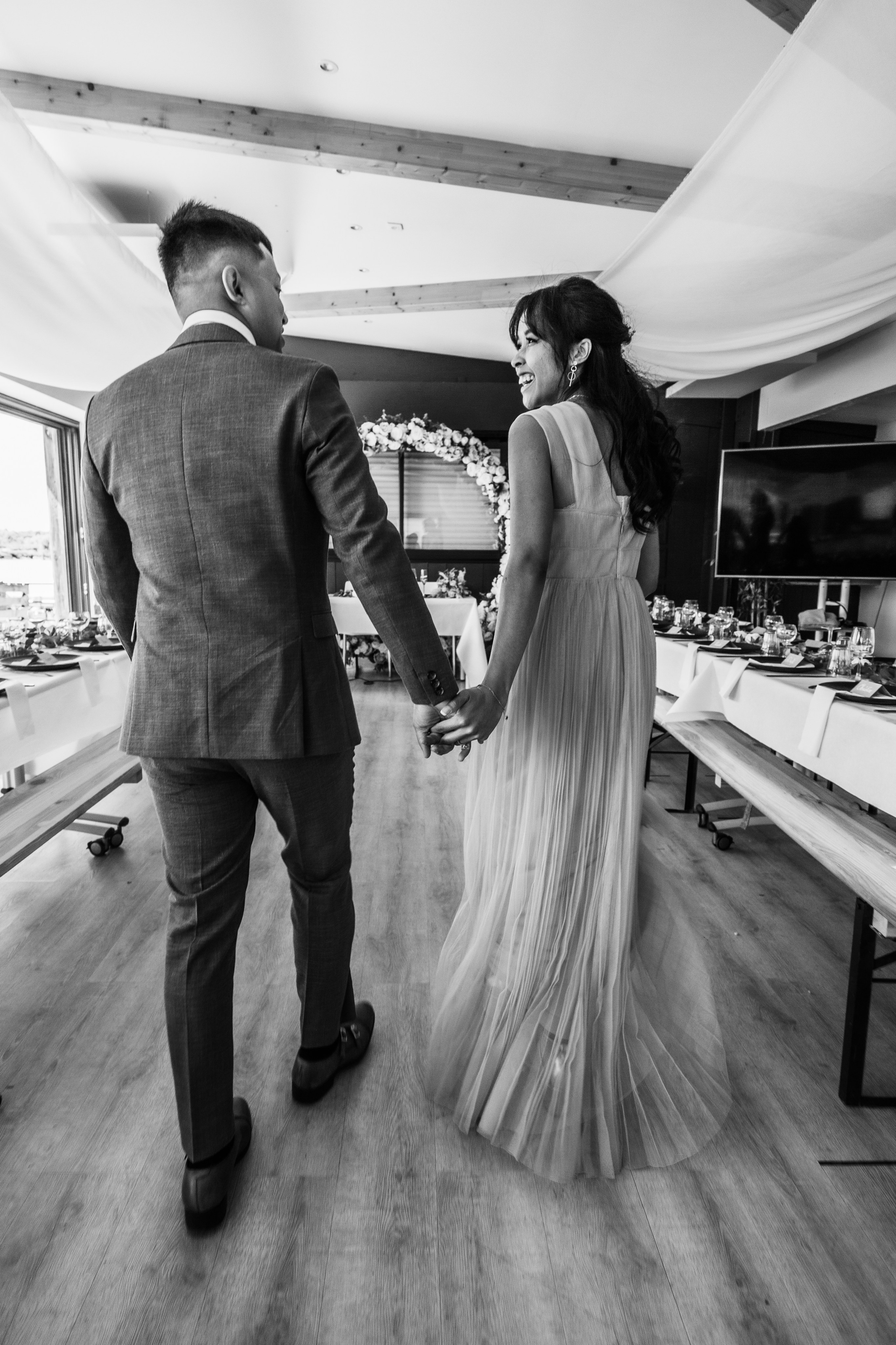 Mariage de Ny & Hasina vue la Loire. Photographe professionnelle à Poitiers, Tours et Châtellerault | Studio photo entre Poitiers et Tours – portraits, familles, entreprises, ma