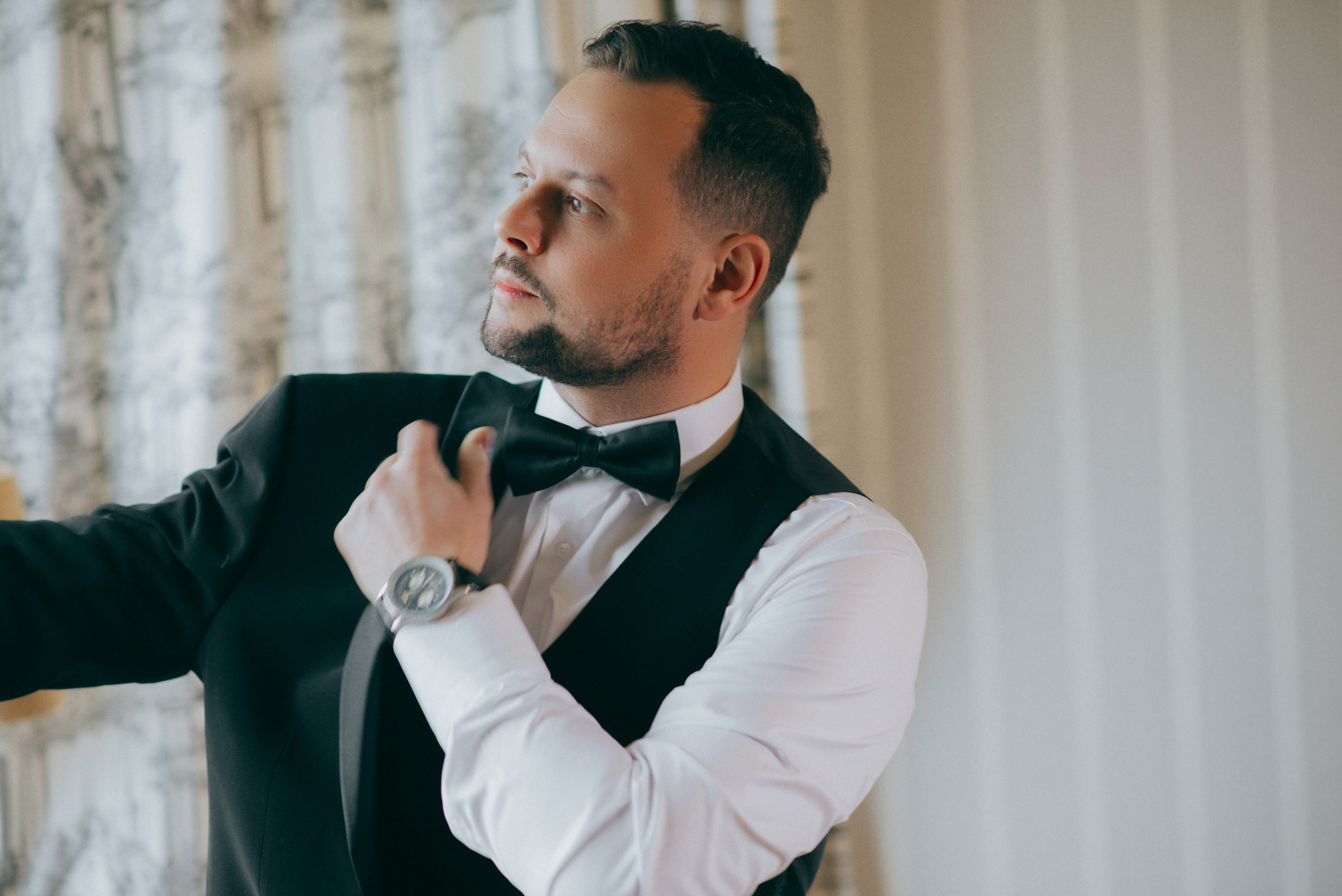 Vestuvių fotosesija, pasiruošimas, Vestuvių pasiruošimo fotografavimas. Vestuvių fotografas Vilnius Trakai kaina vestuvių fotografavimas fotografė personal.lt photogrpahy kainos jaunoji jaunikis nuotaka santuoka vestuvės, profesionali natūrali meninė reportažinė klasikinė fotosesija