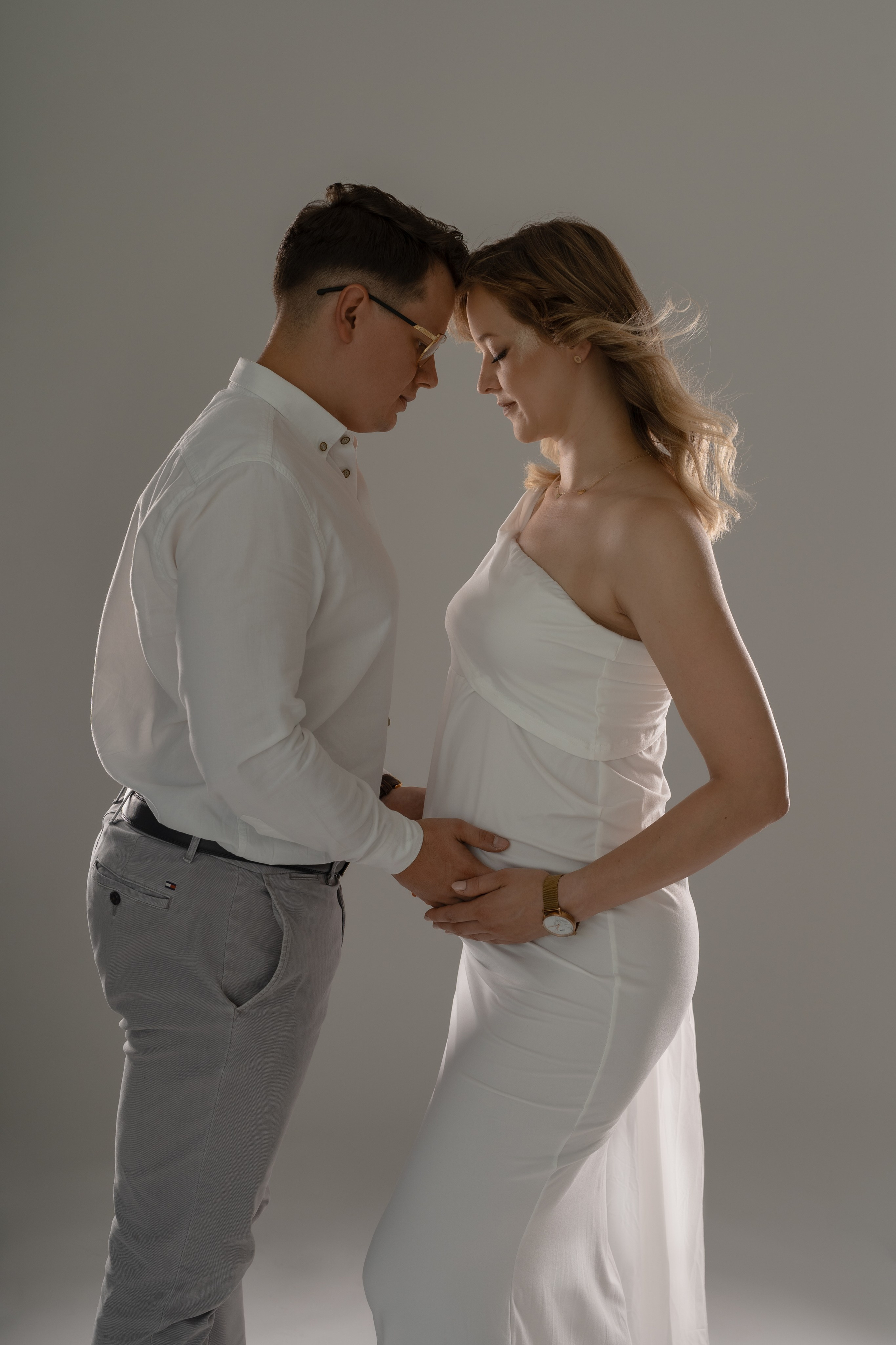 Naturalna, wyjątkowa, delikatna sesja ciążowa w Łodzi. Fotograf Łódź - sesja ciążowa, noworodkowa, dziecięca. Studio w Łodzi