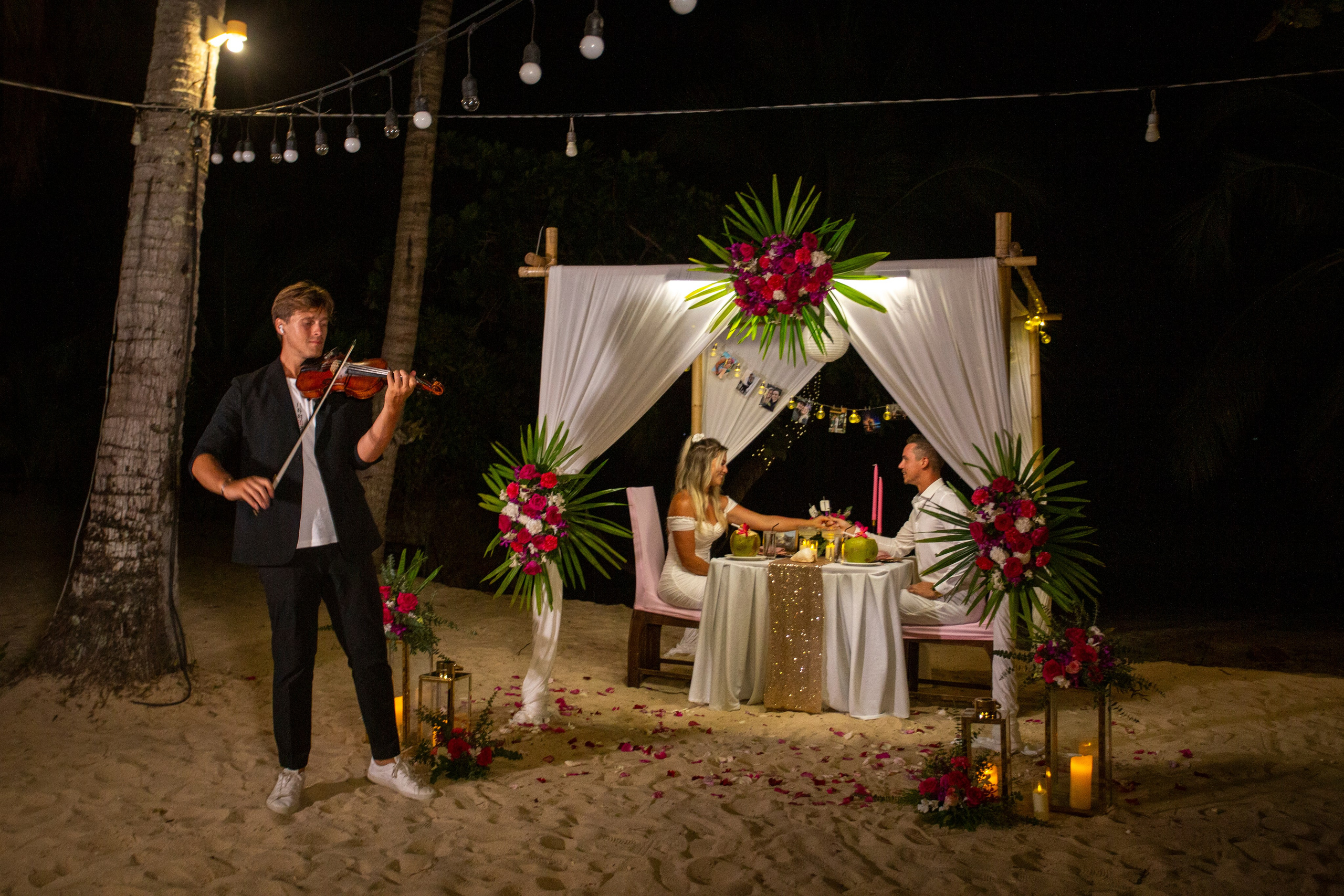 Live music. Romantic proposal on Koh Samui, Thailand