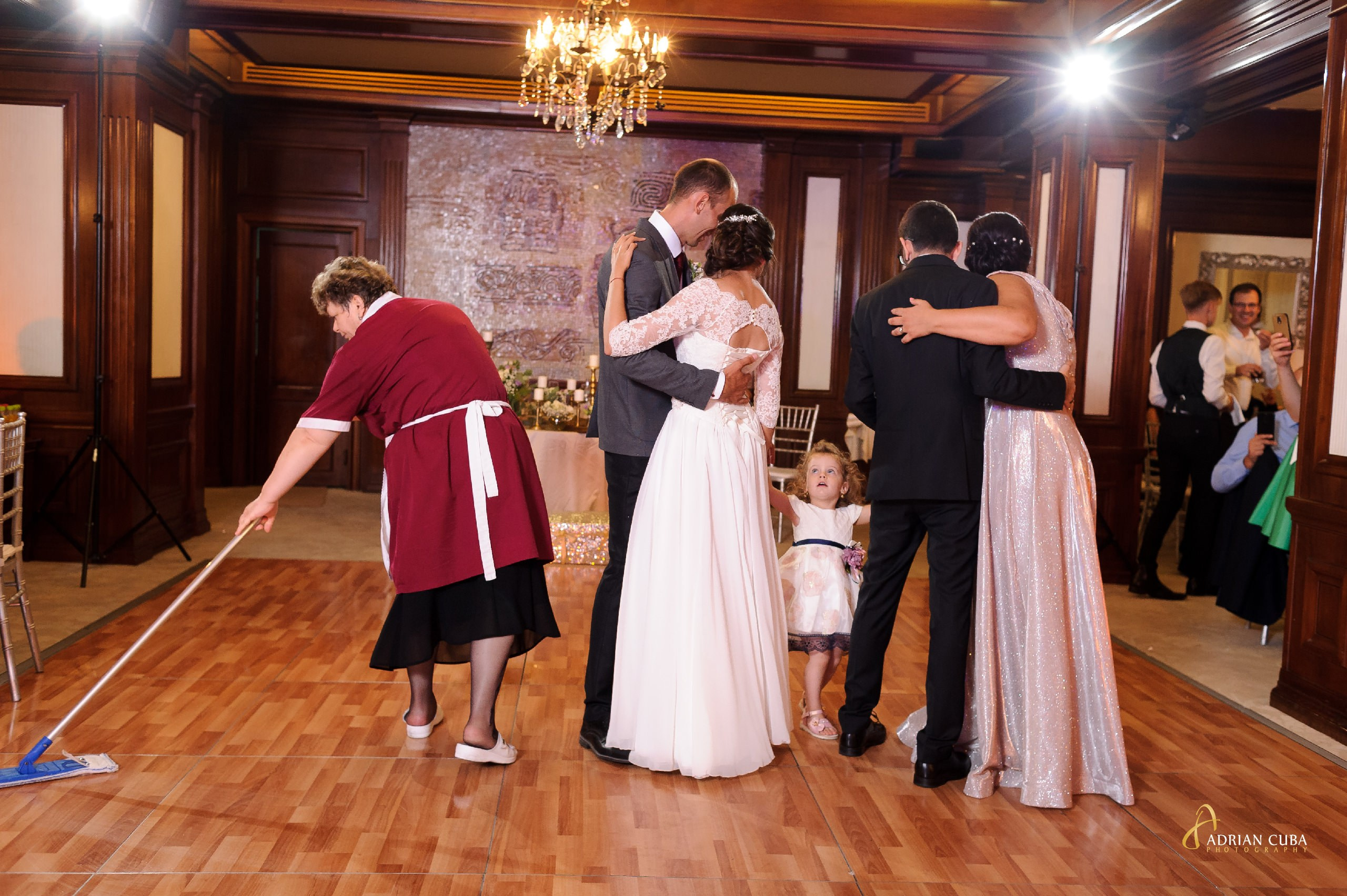 Fotograf nunta Iasi | Adrian Cuba — servicii profesionale de fotografie de nunta