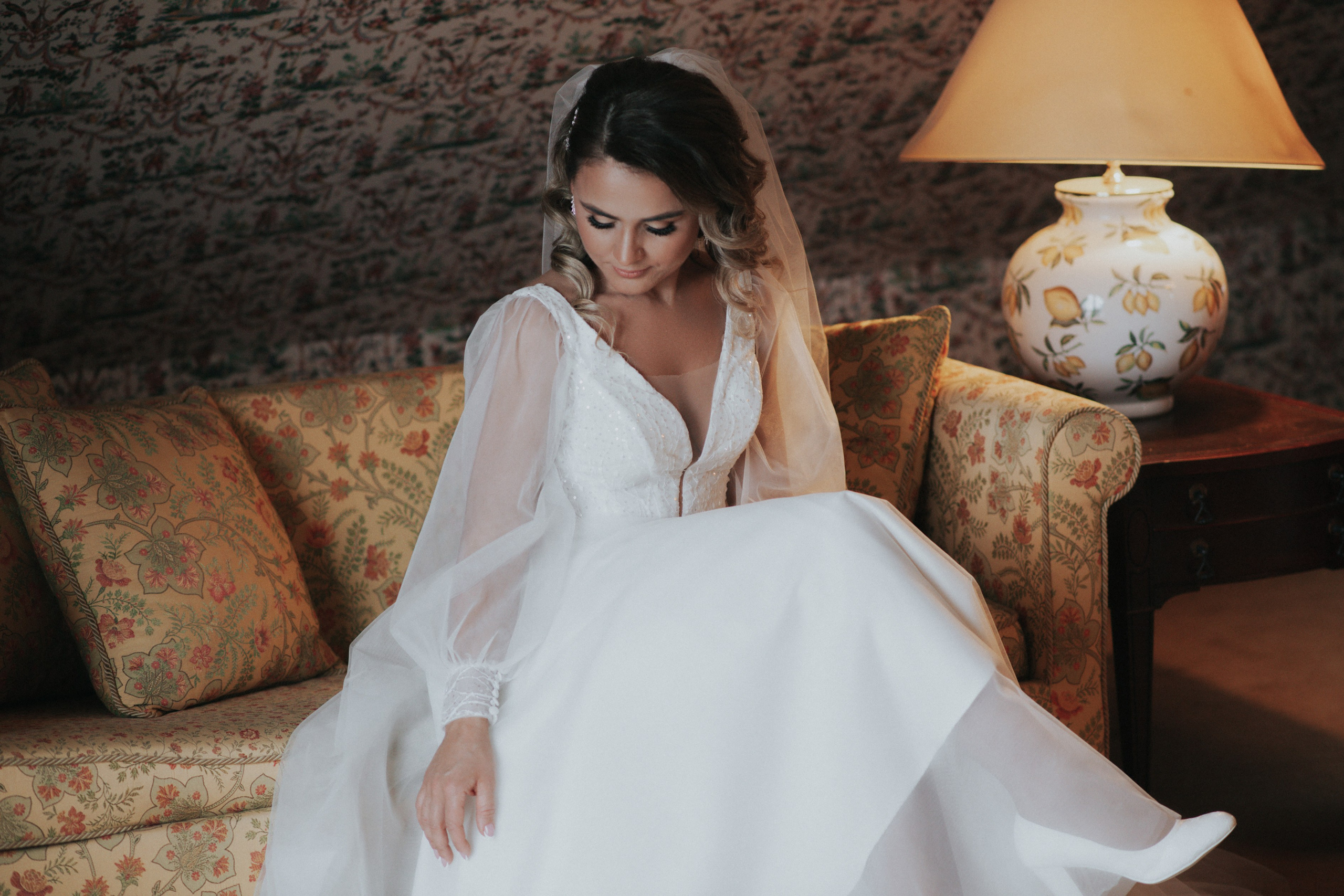 Vestuvių fotosesija, pasiruošimas, Vestuvių pasiruošimo fotografavimas. Vestuvių fotografas Vilnius Trakai kaina vestuvių fotografavimas fotografė personal.lt photogrpahy kainos jaunoji jaunikis nuotaka santuoka vestuvės, profesionali natūrali meninė reportažinė klasikinė fotosesija