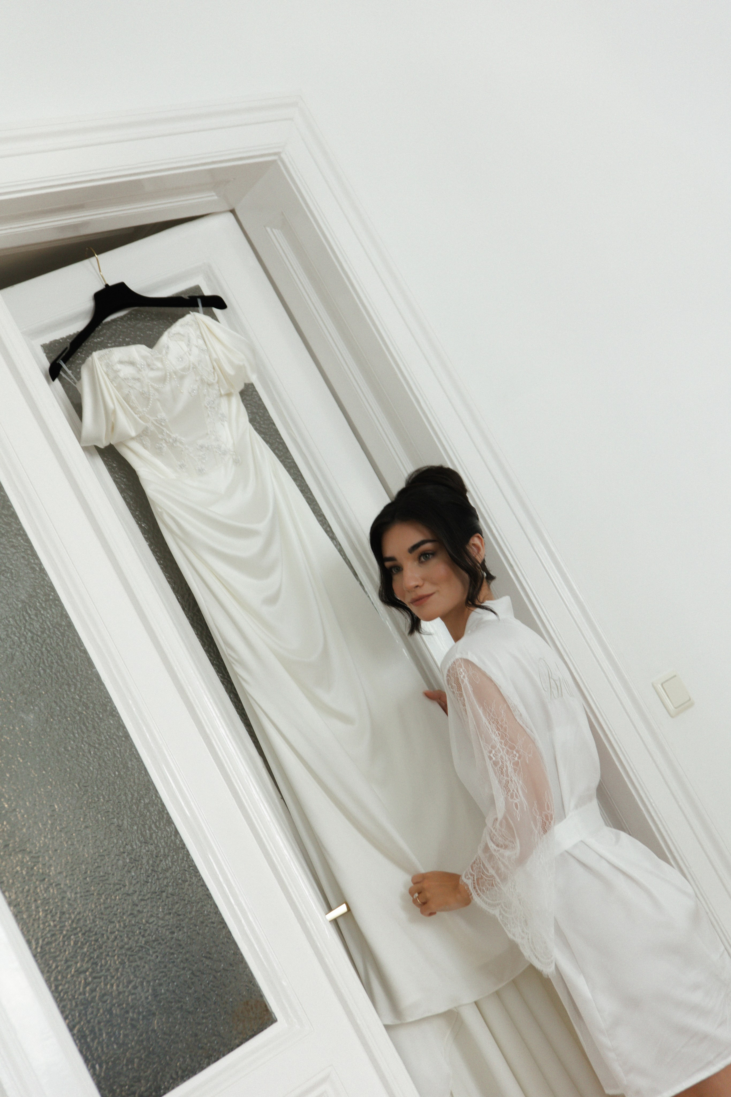 Elegant Castle Wedding in Austria | Alwin & Ruth’s Fairytale Celebration. Wedding photographer and videographer based in Timisoara, Romania