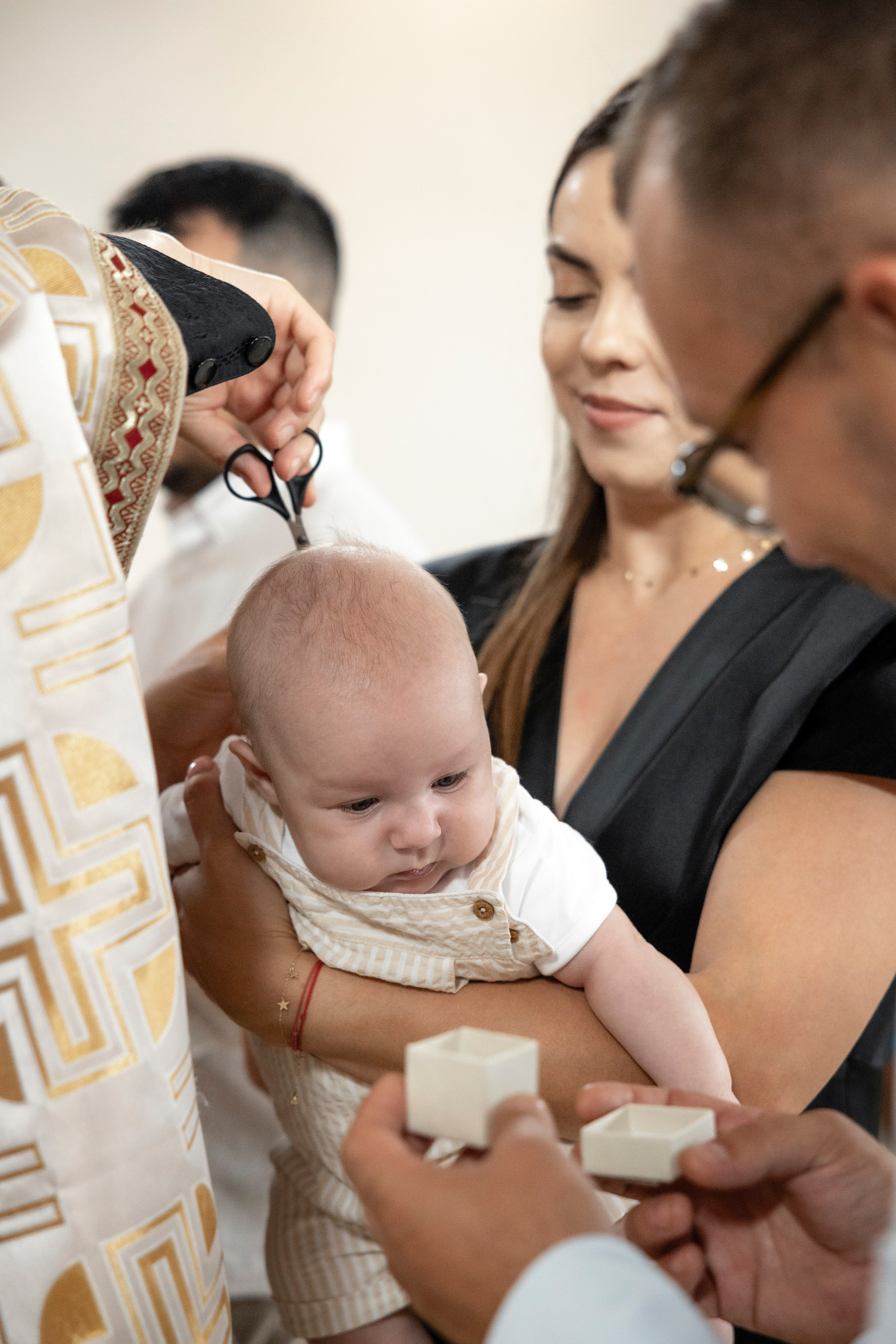 Noah’s christening in Tournefeille and Paroisse Orthodoxe Roumaine of Toulouse “La Protection de la Mère de Dieu”. Eugénie Smirnova — photographe à Toulouse et dans le sud-ouest de la France