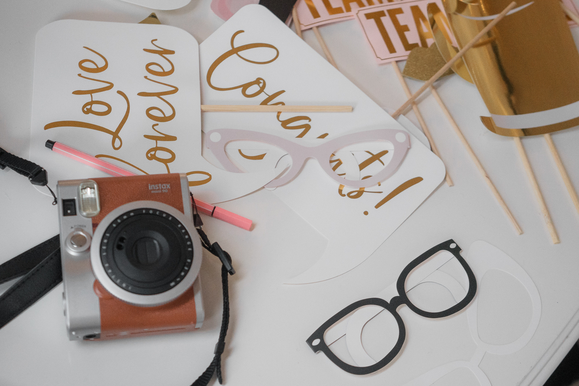 Syksyinen hääkuvaus Helsingissä: Sokos hotelli, ortodoksinen vihkiminen ja Relandersgrund Majakkalaiva