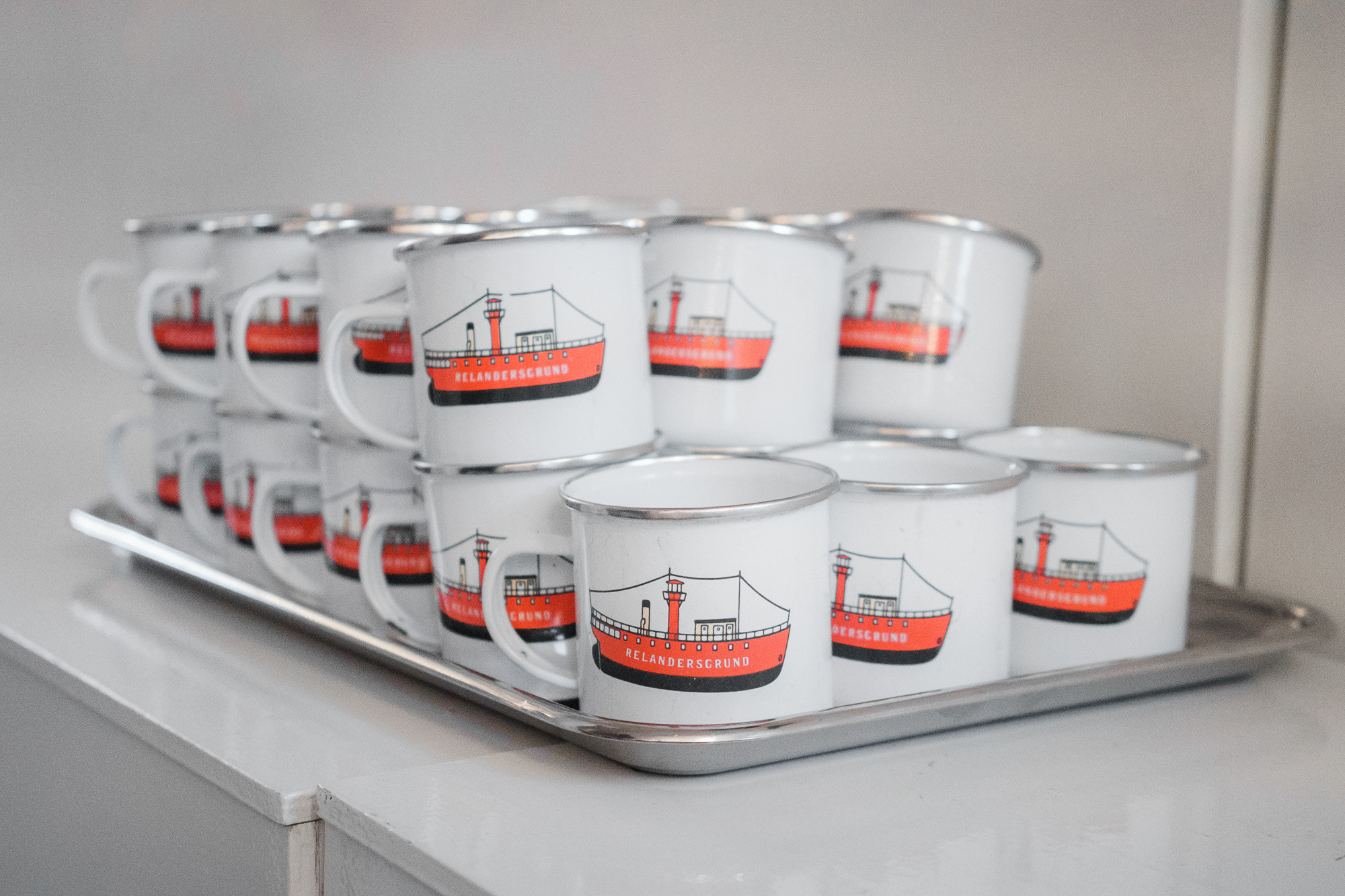 Syksyinen hääkuvaus Helsingissä: Sokos hotelli, ortodoksinen vihkiminen ja Relandersgrund Majakkalaiva