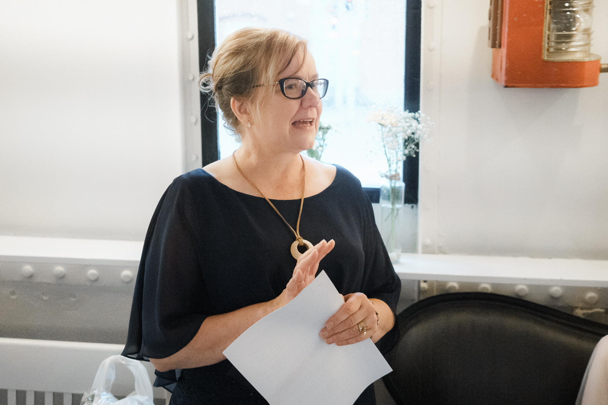 Syksyinen hääkuvaus Helsingissä: Sokos hotelli, ortodoksinen vihkiminen ja Relandersgrund Majakkalaiva