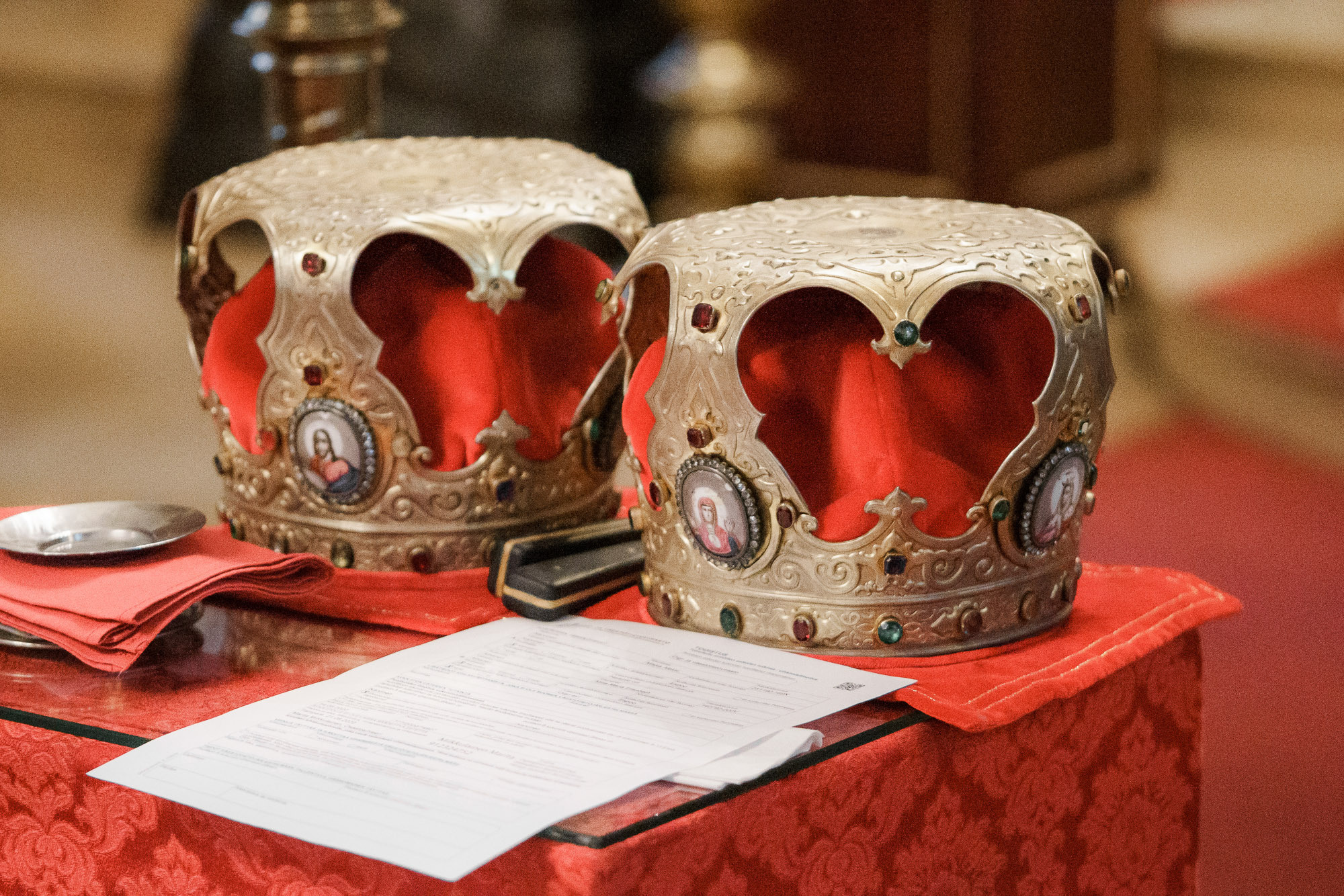 Syksyinen hääkuvaus Helsingissä: Sokos hotelli, ortodoksinen vihkiminen ja Relandersgrund Majakkalaiva